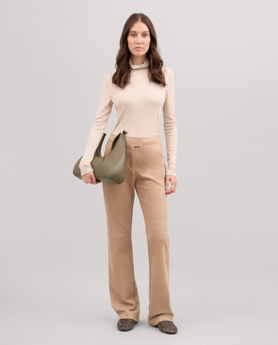 Pantalón antelina pespuntes