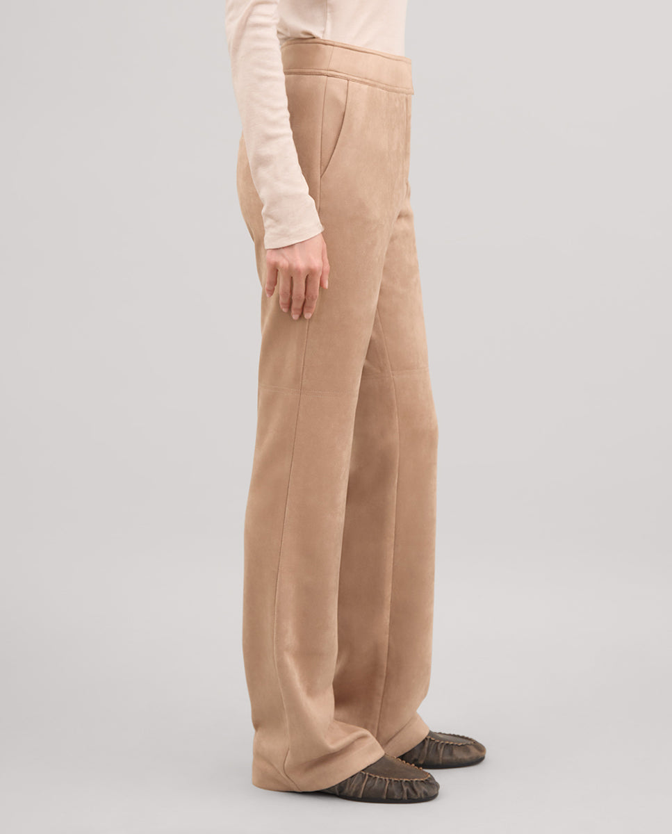 Pantalón antelina pespuntes