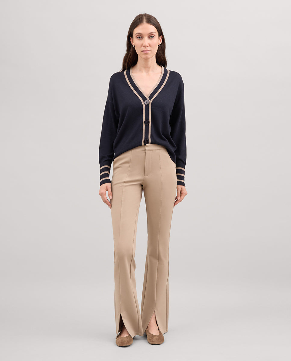 Flared elastic trousers