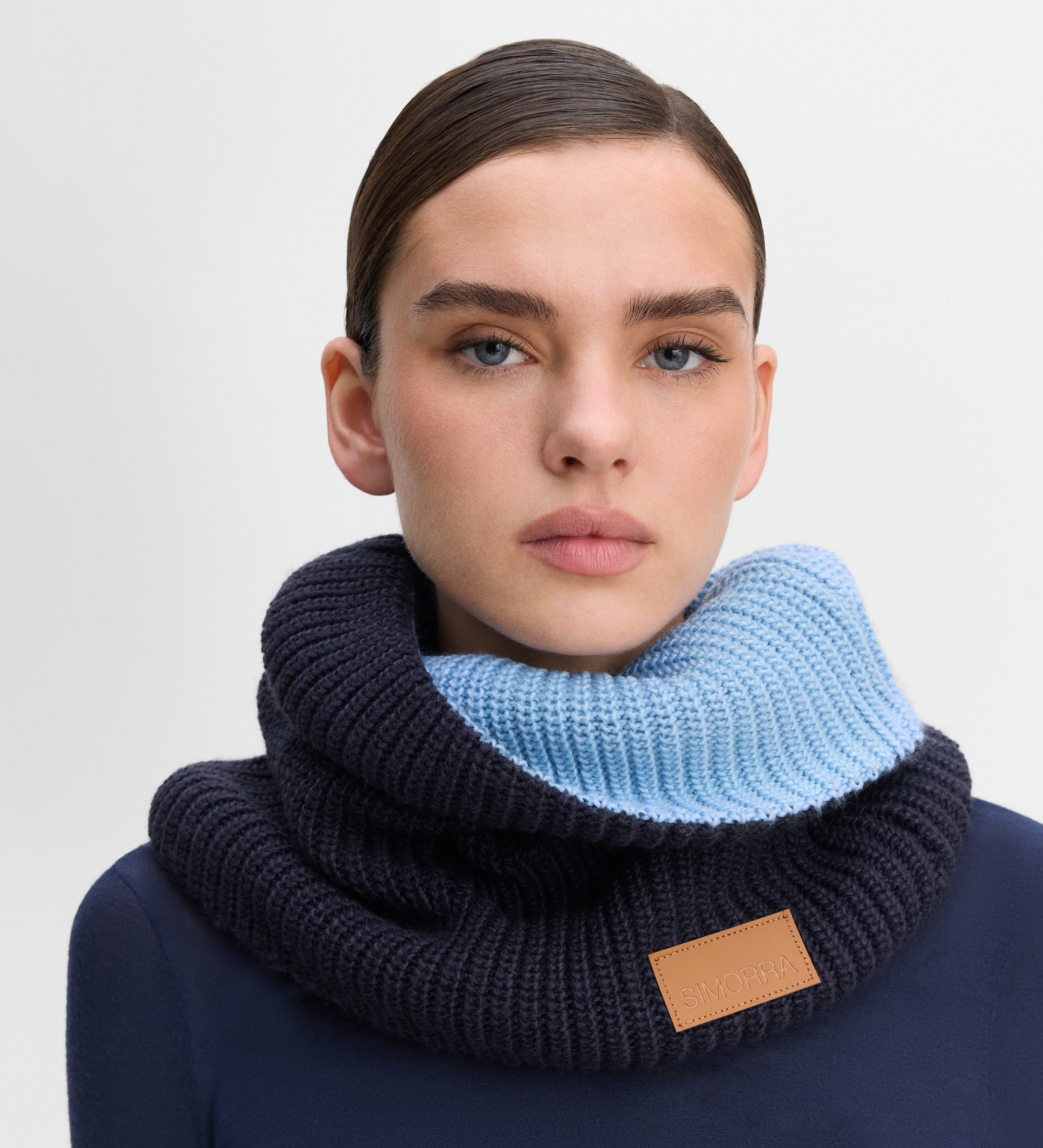 Reversible tricot collar