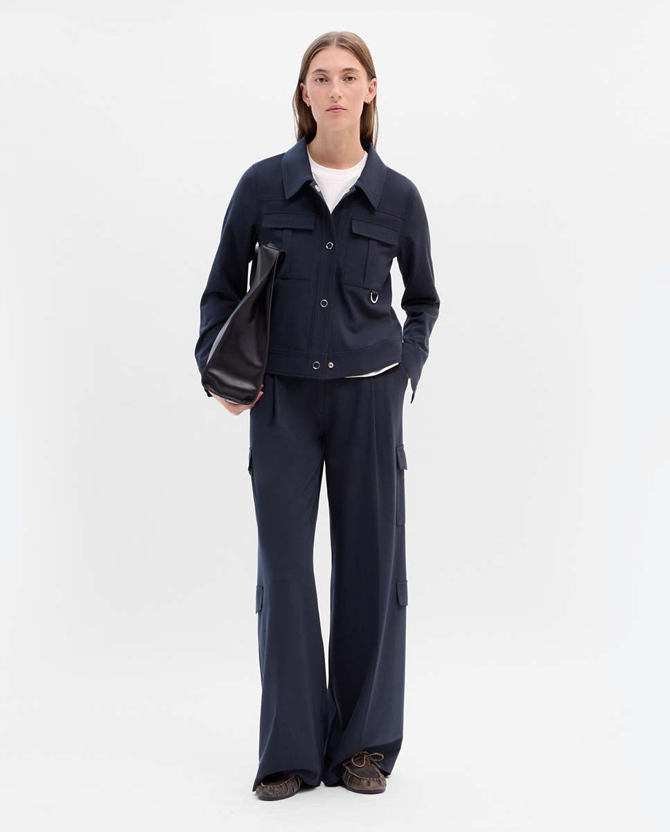 Short jacket with pockets
