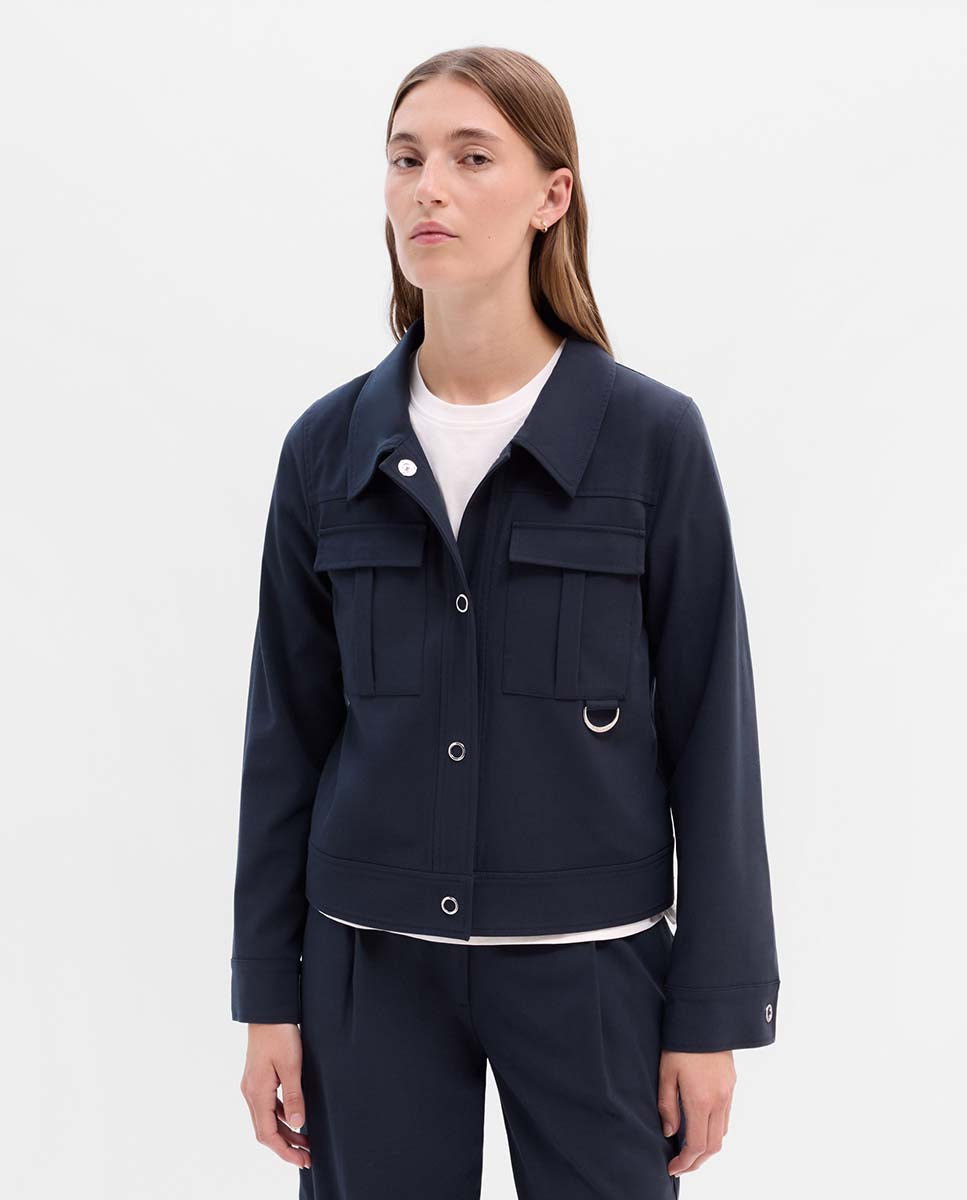 Short jacket with pockets