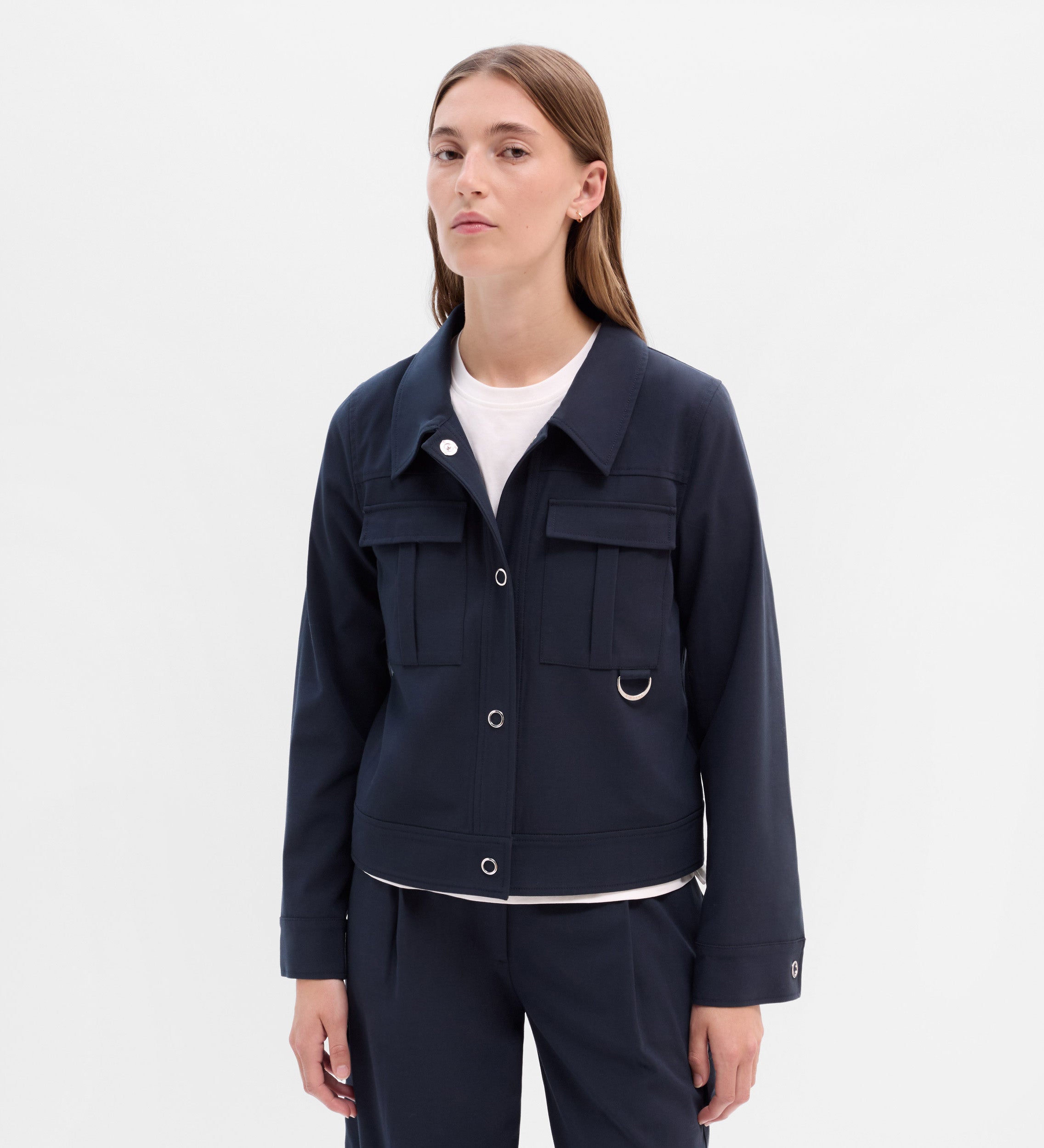 Chaqueta corta bolsillos