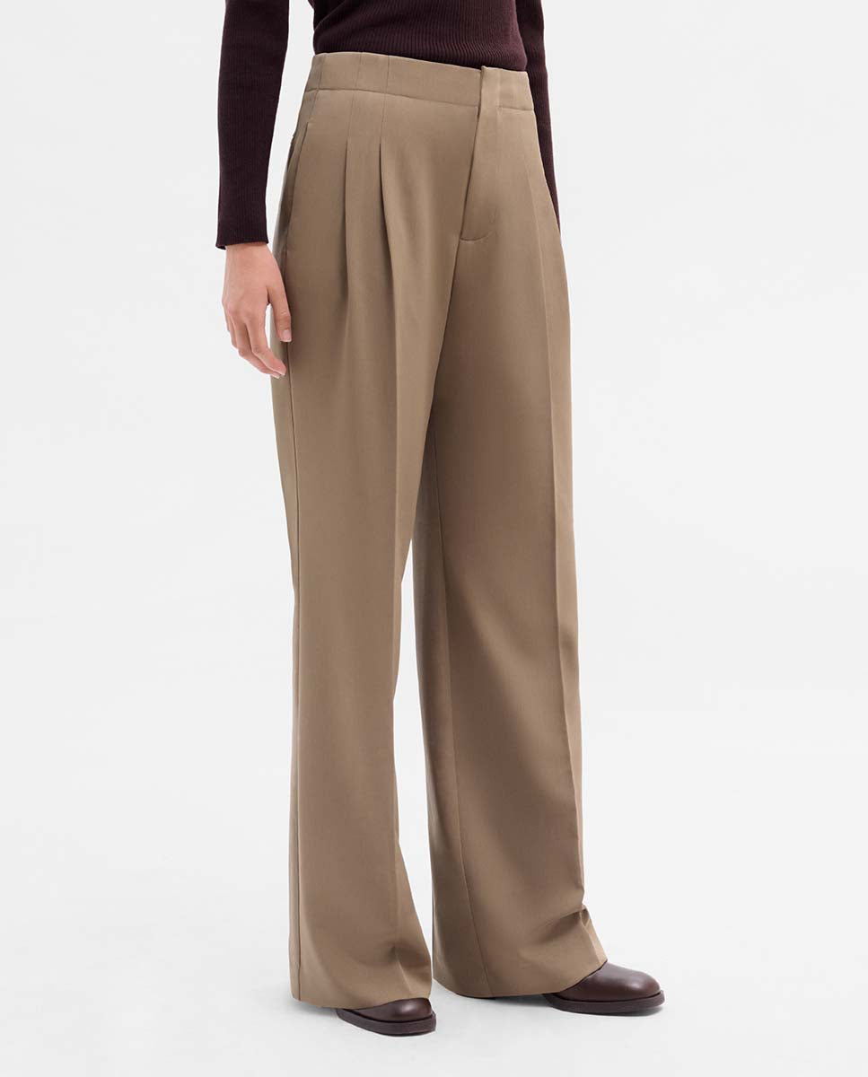 Long pleated trousers