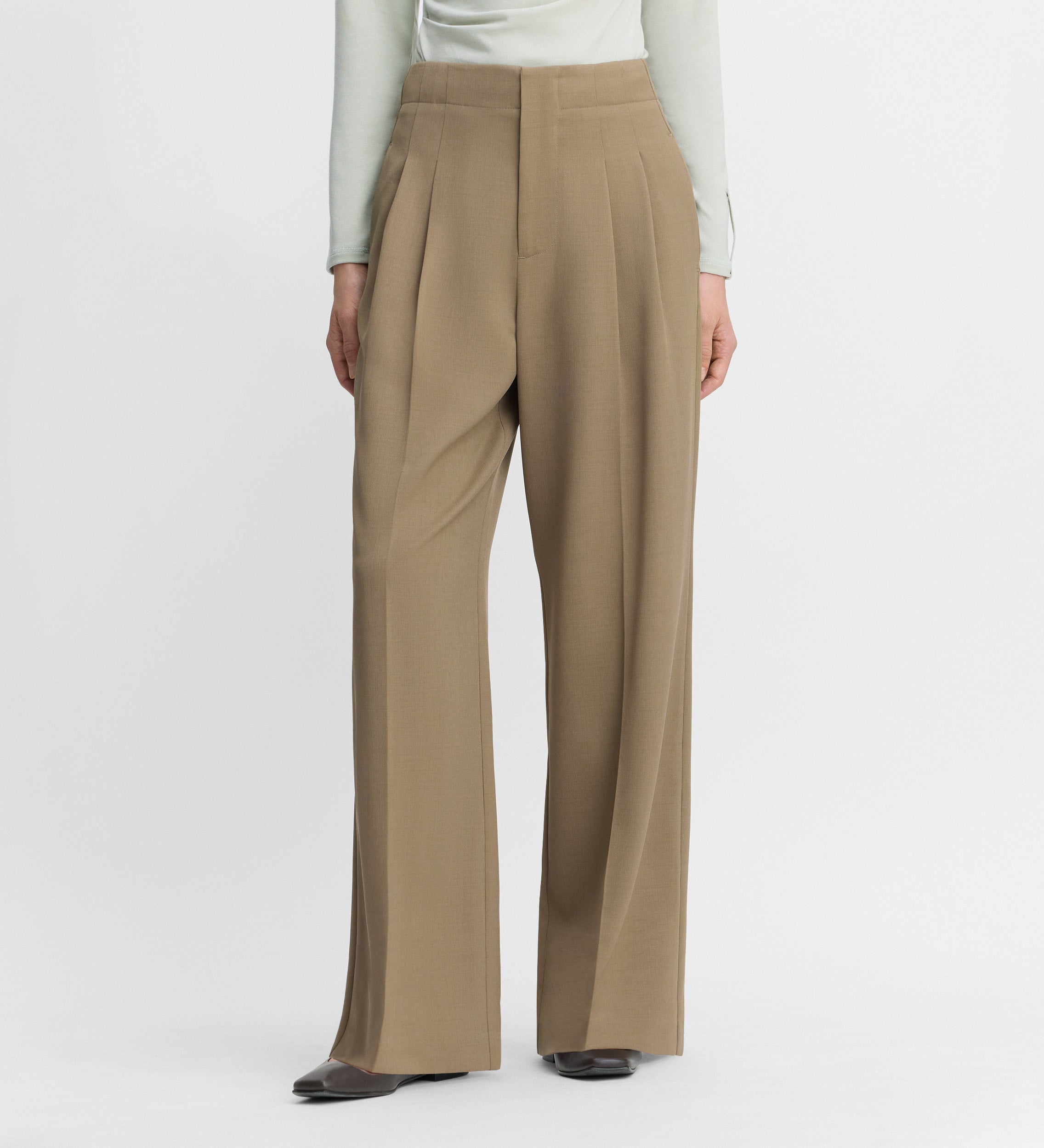 Pantalón largo pliegues