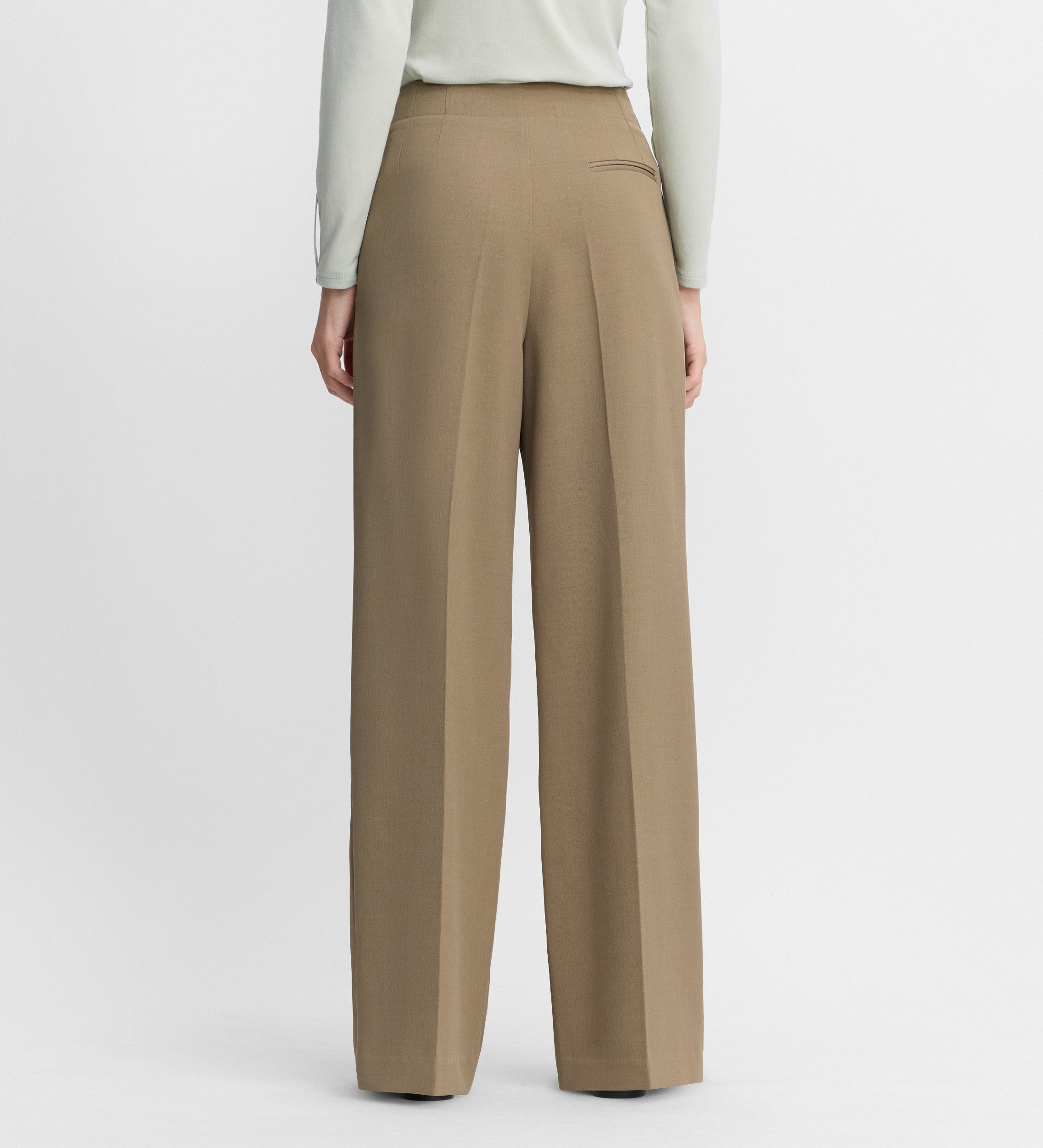 Pantalón largo pliegues