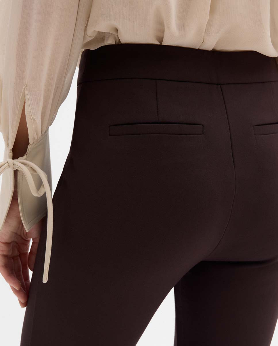 Pantalón acampanado cinturón