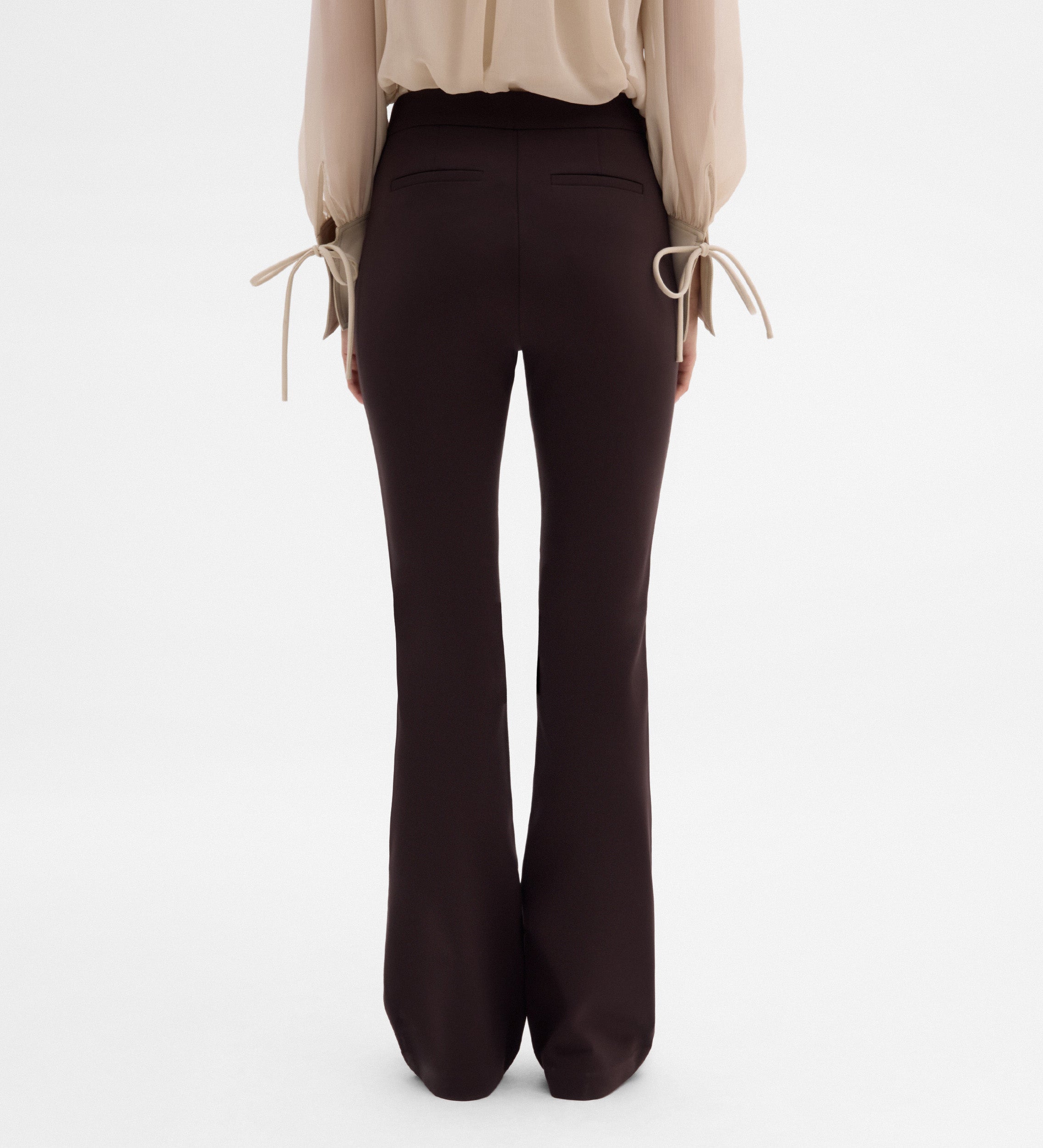 Pantalón acampanado cinturón