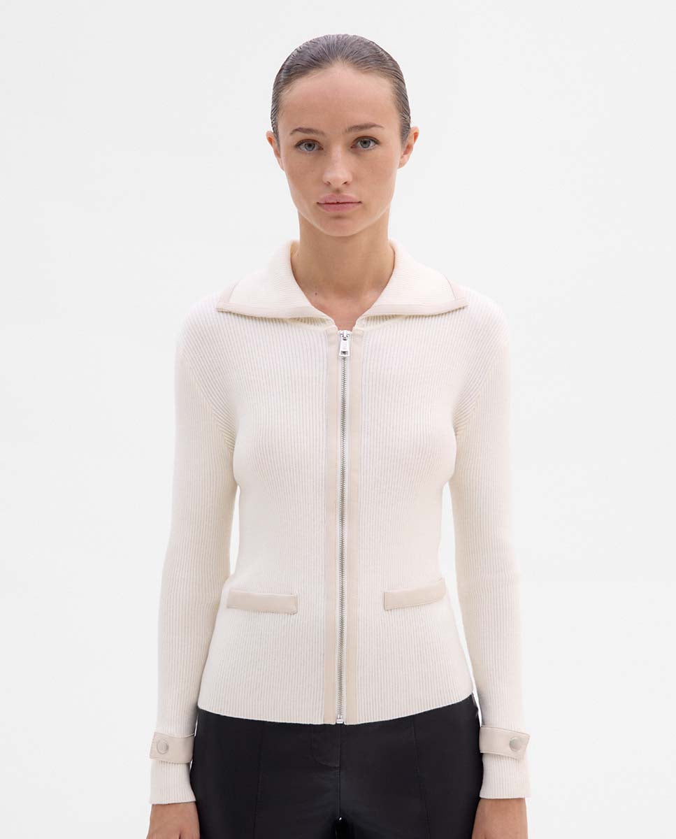 Knitted jacket with leather
