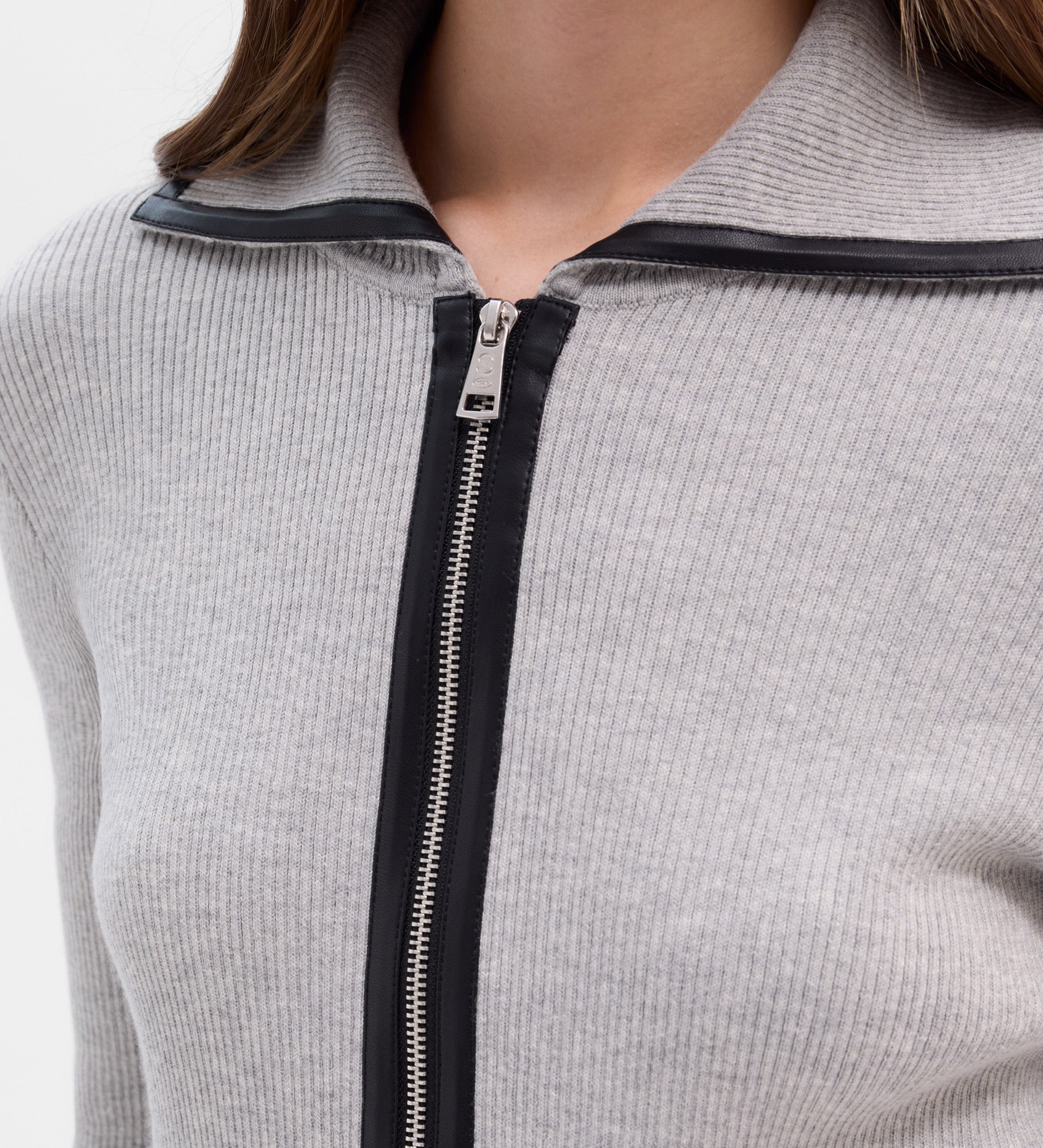 Chaqueta punto efecto piel