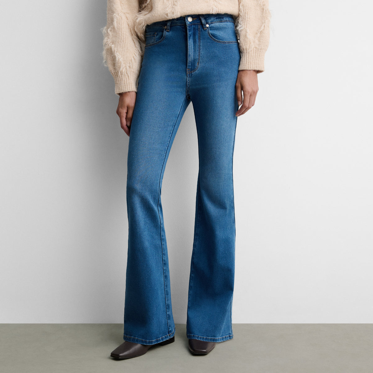 Flared jeans
