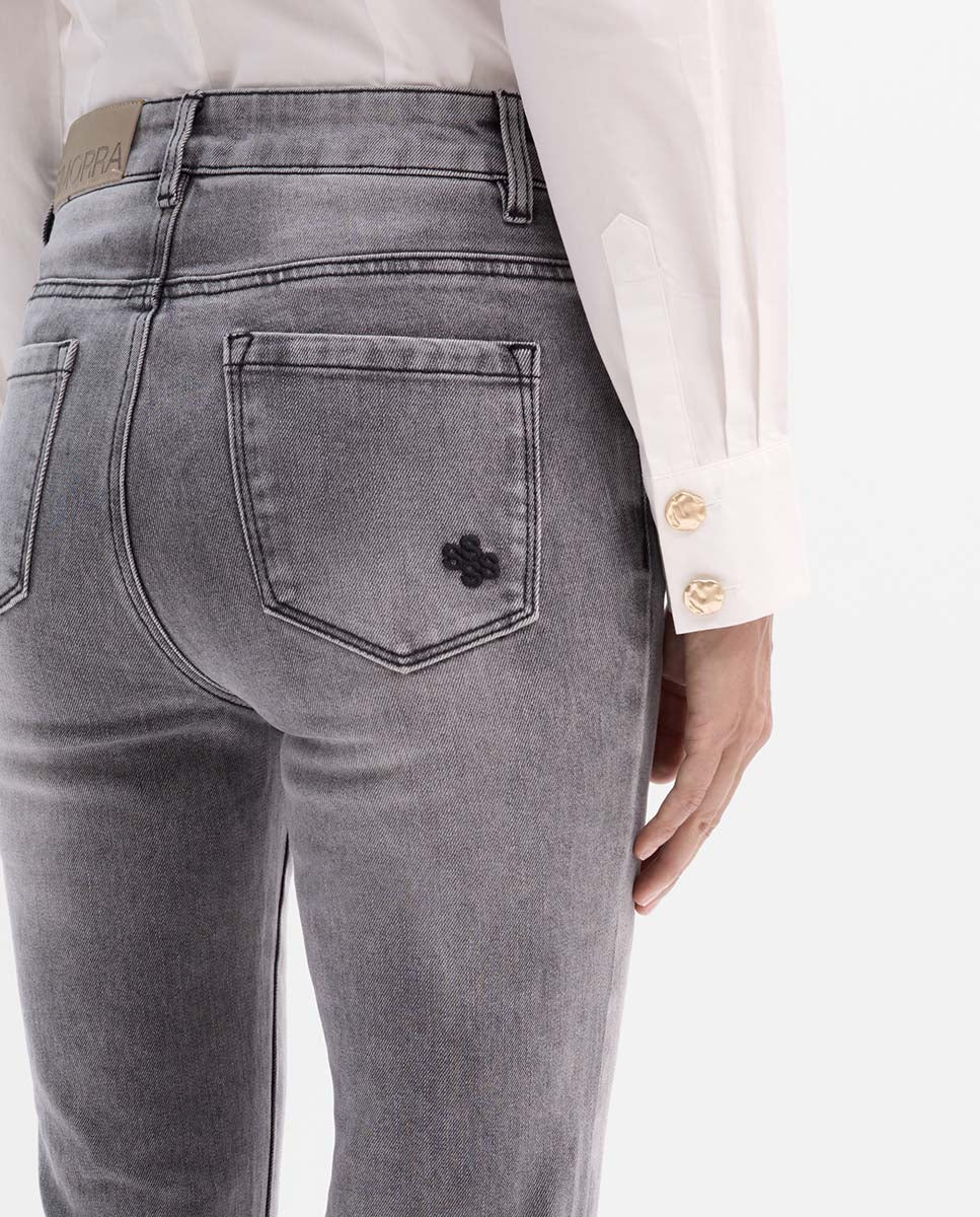 Pantalón vaquero acampanado