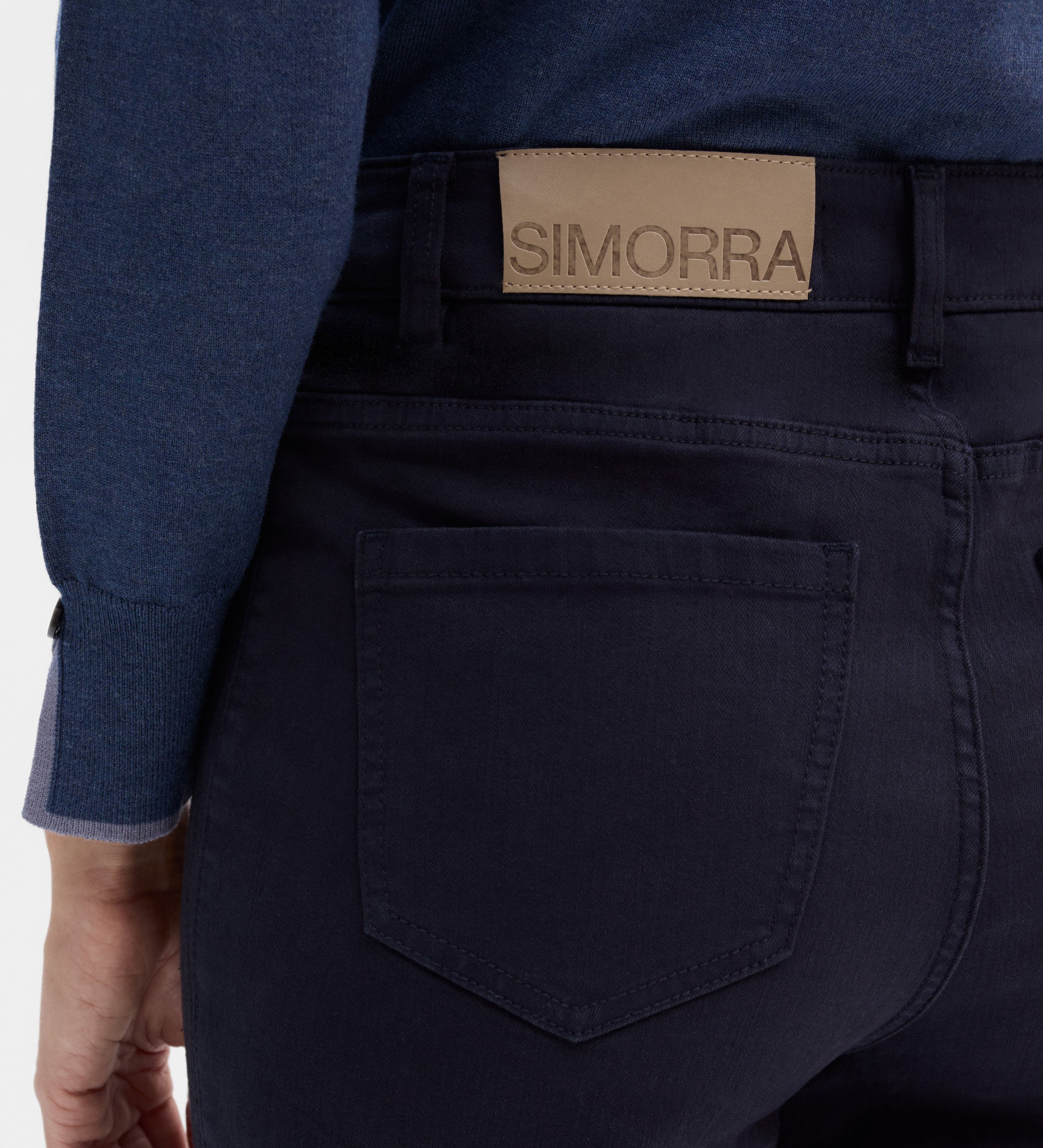 Slim pants side embroidery