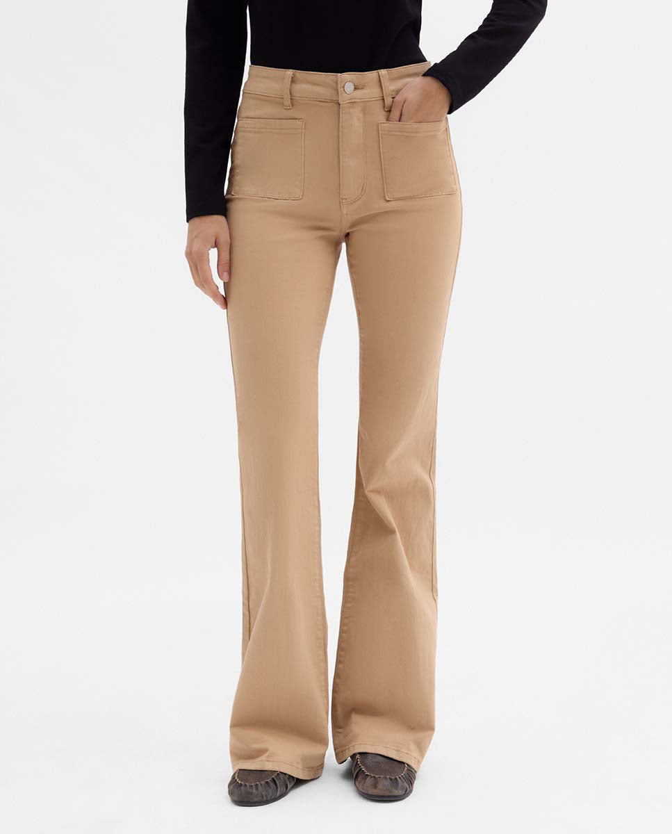 Pantalón bolsillos parche