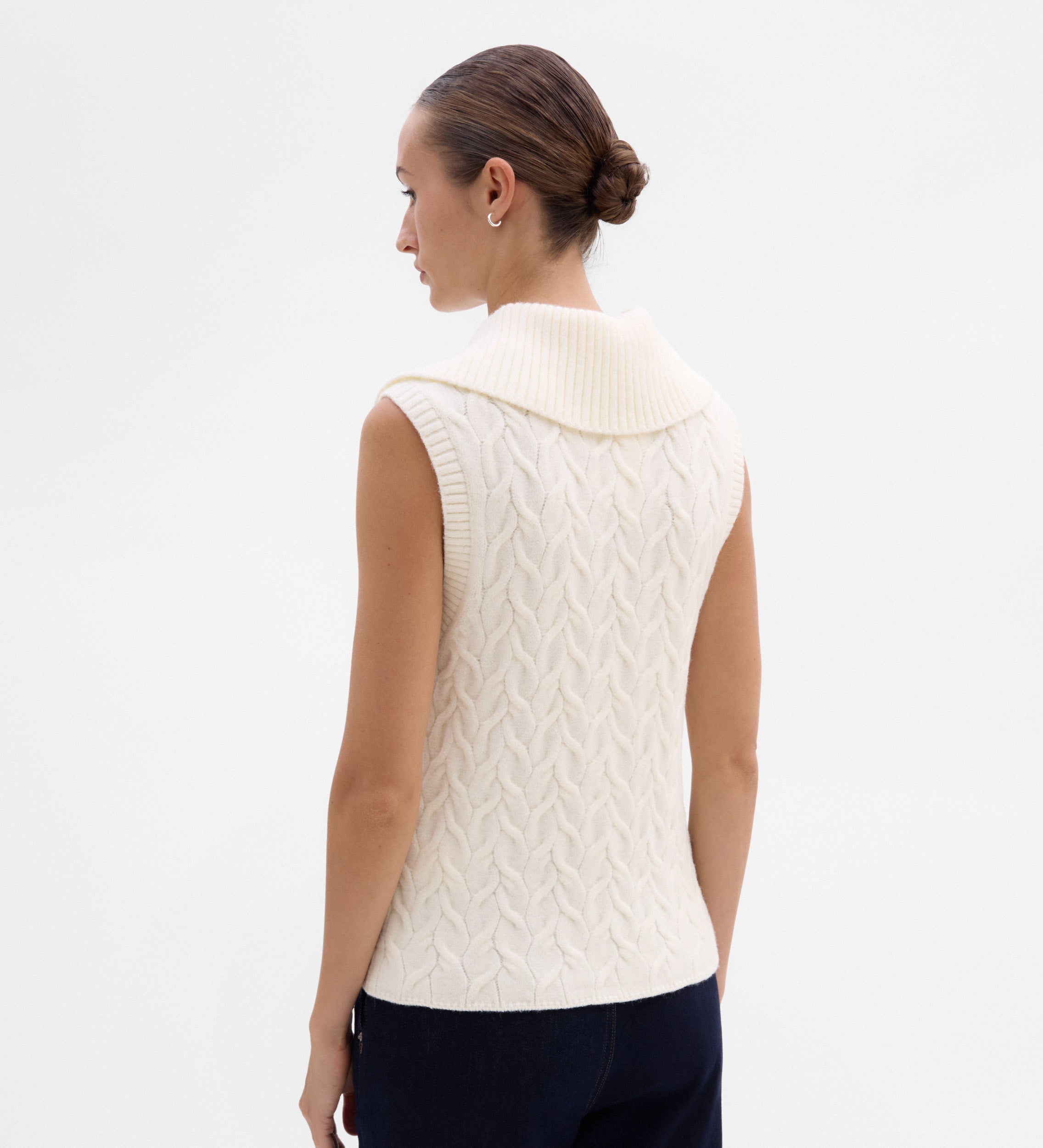 Chaleco punto trenzas