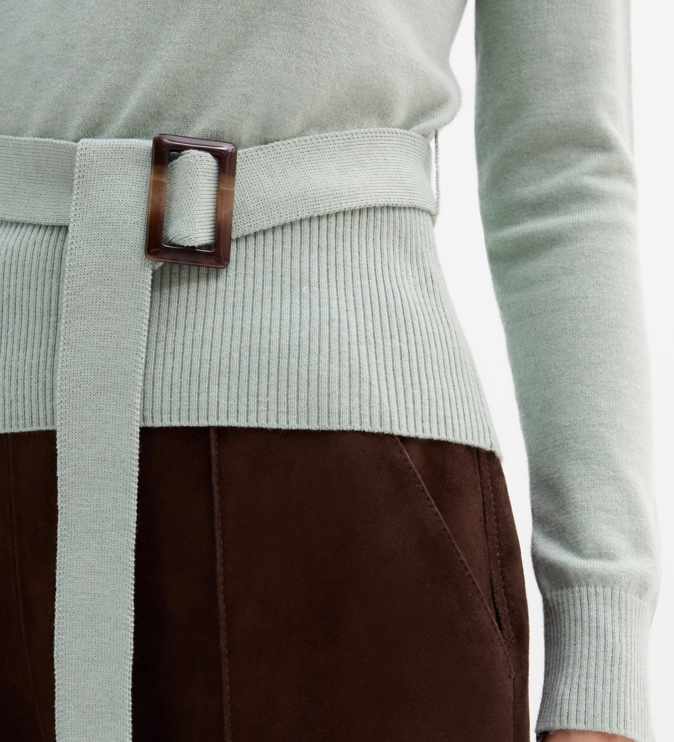 High-neck sweater belt