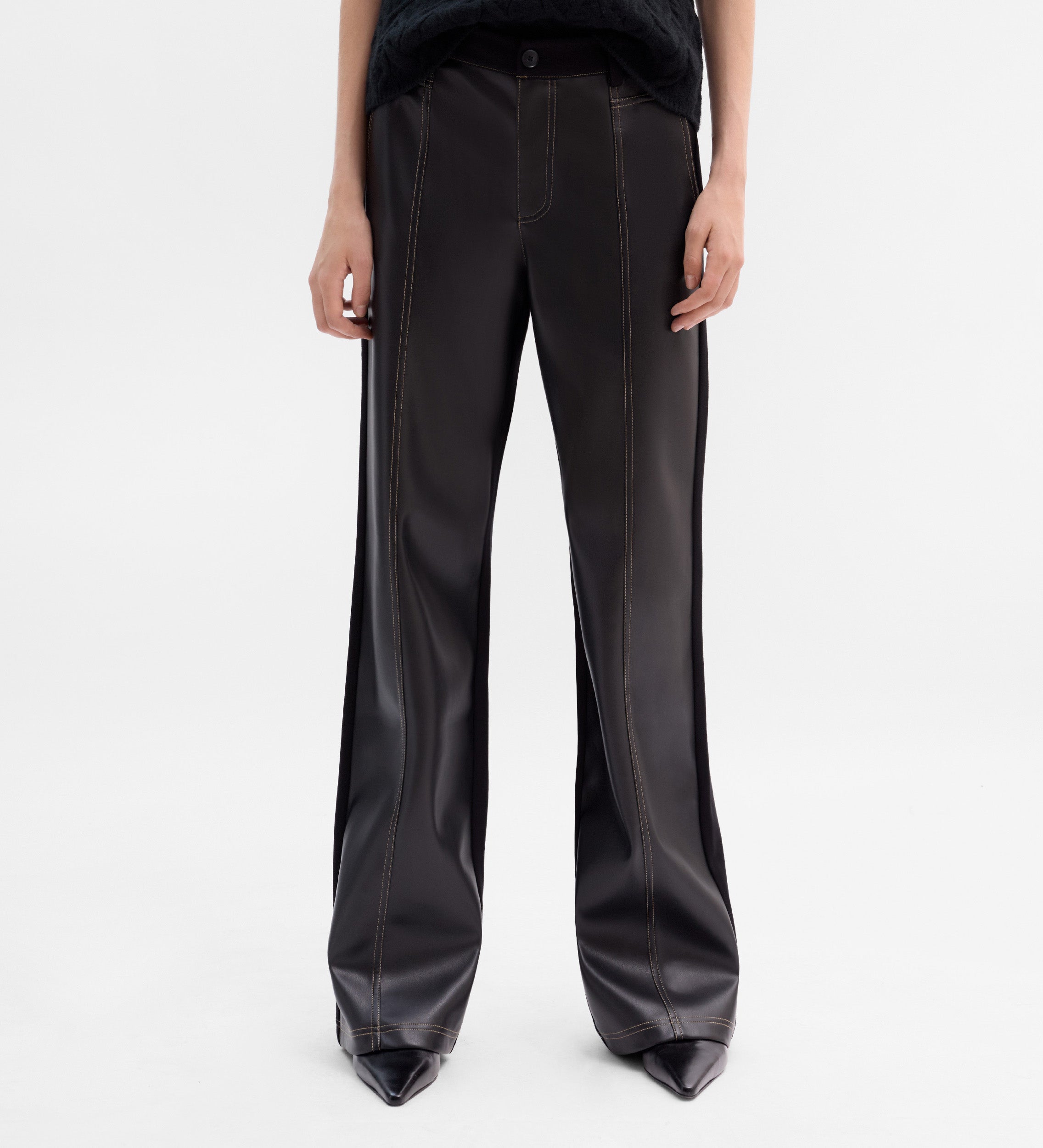 Pantalón bimateria pespuntes