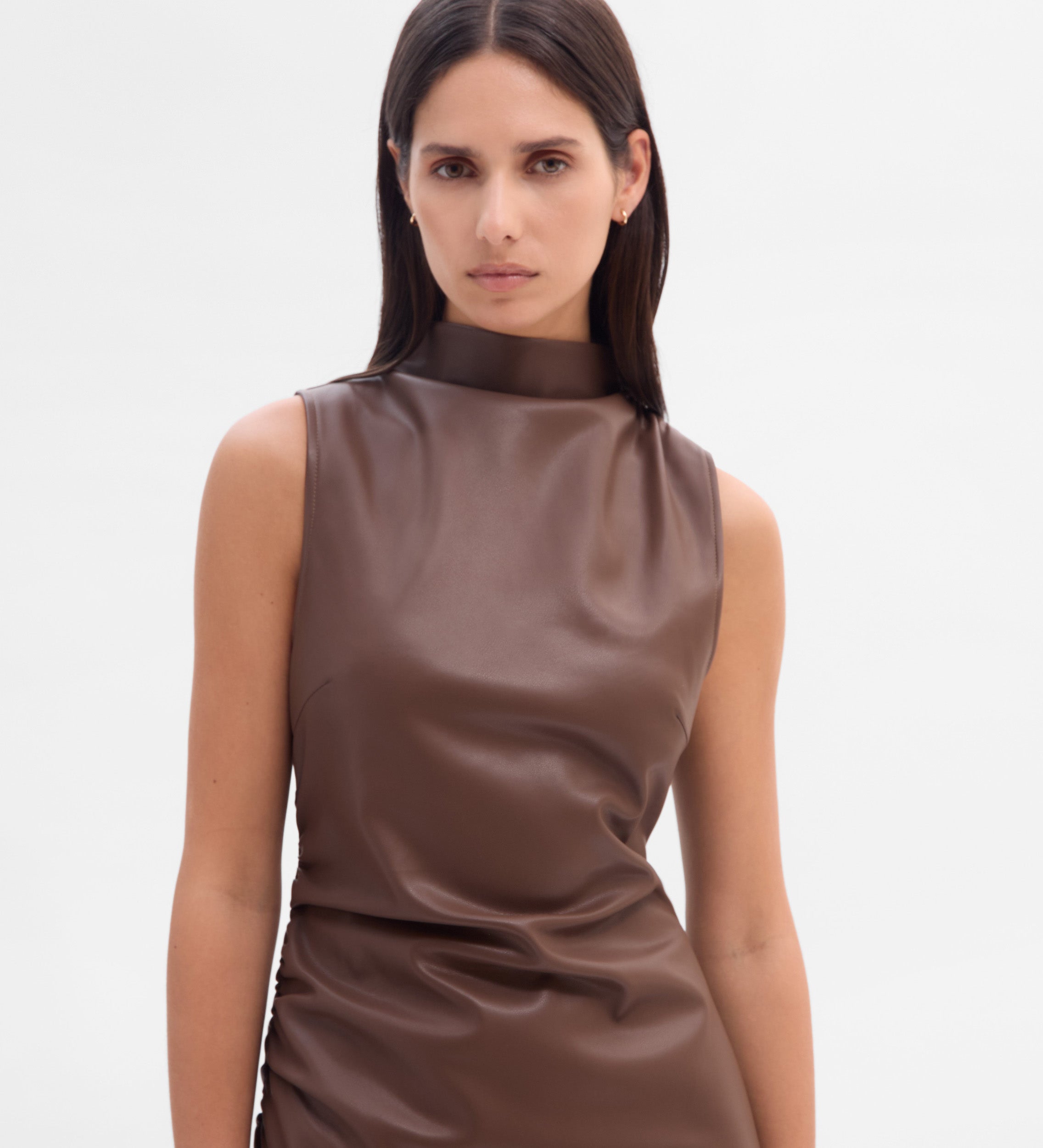 Vestido drapeado efecto piel