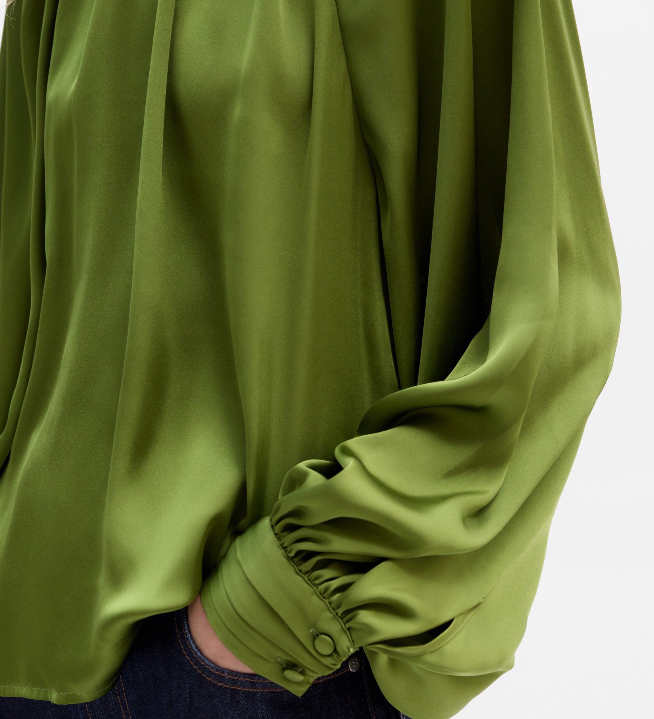 Blusa fluida cuello alto