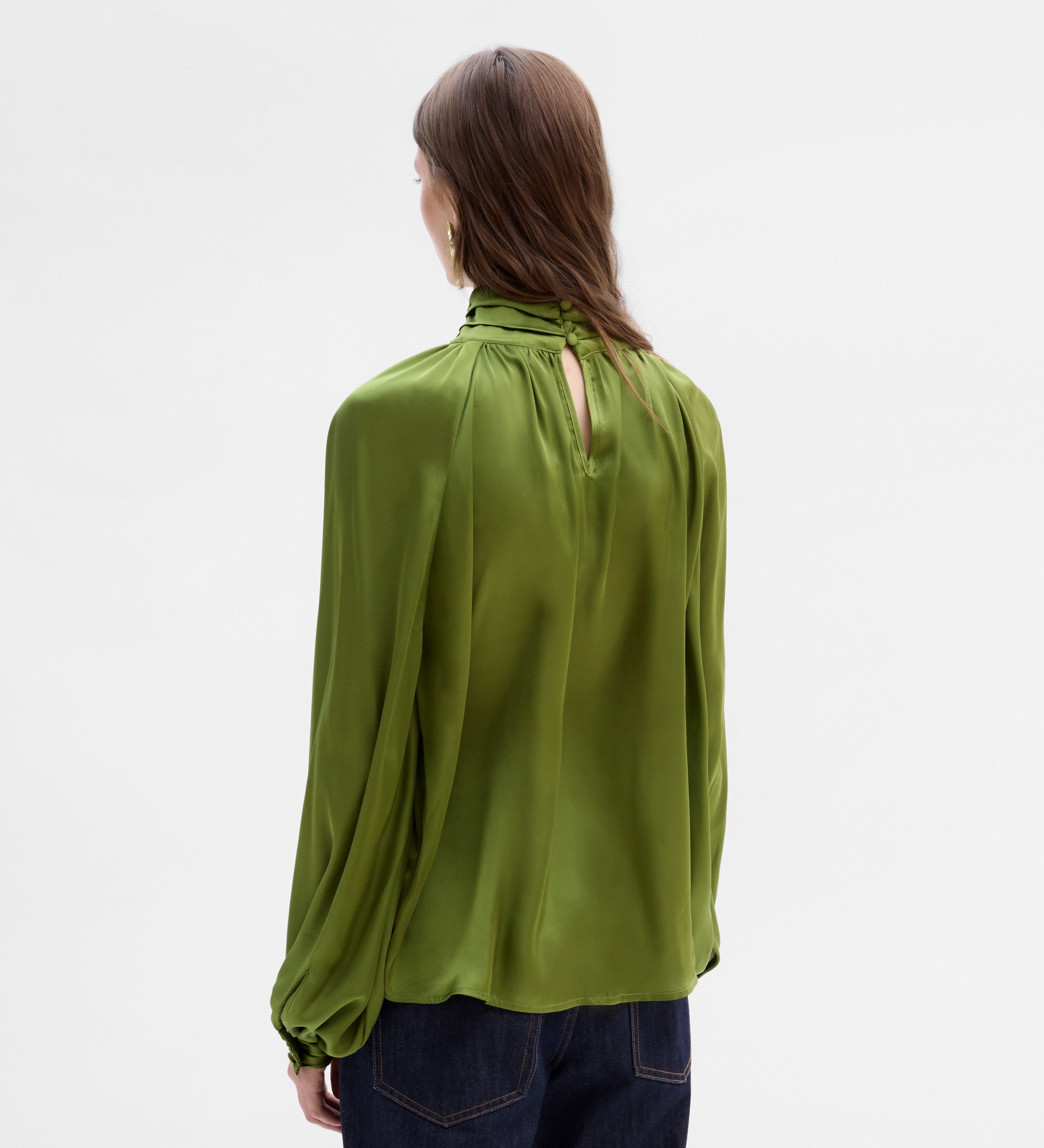 Blusa fluida cuello alto