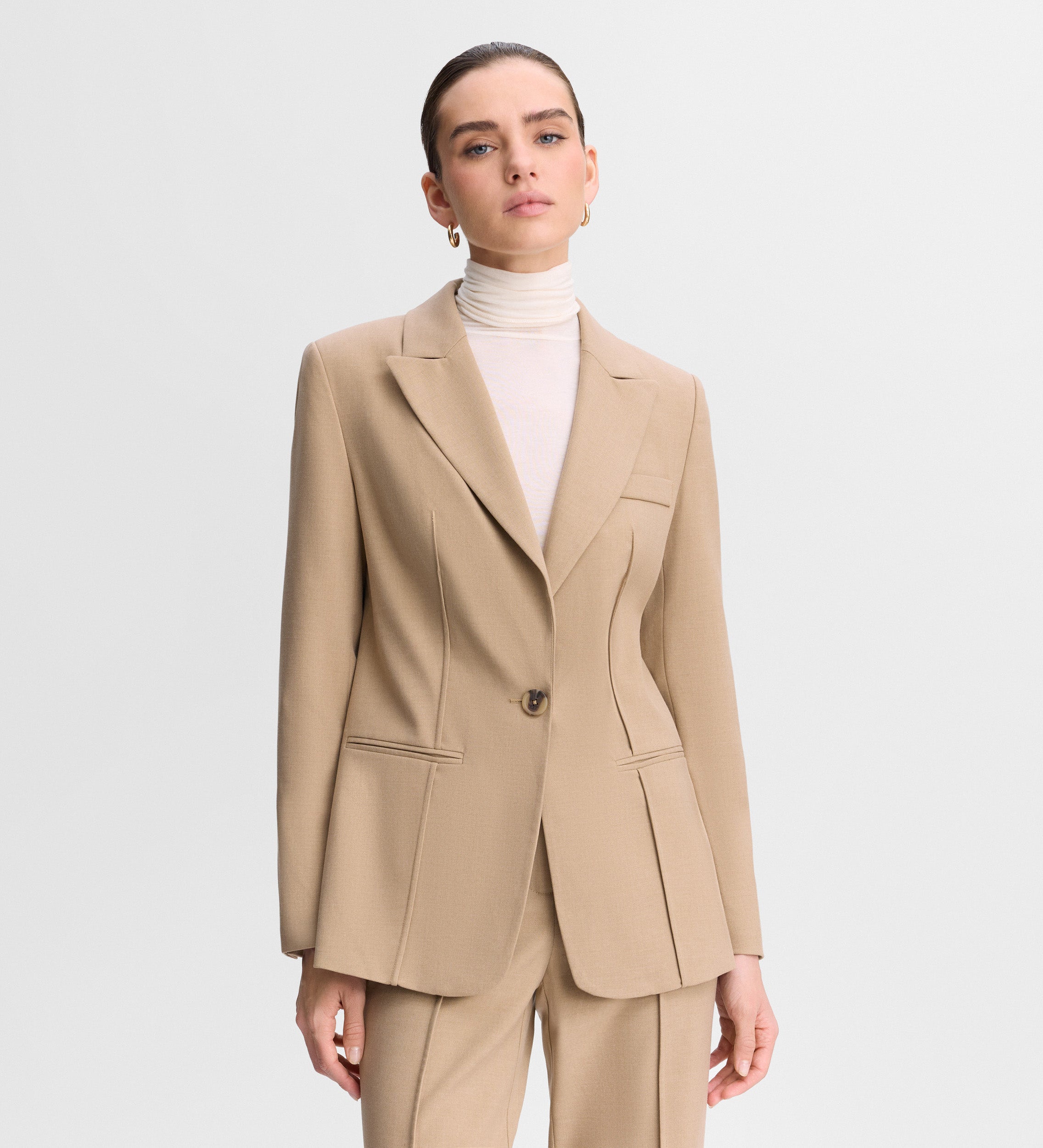 Blazer ajusté avec coutures