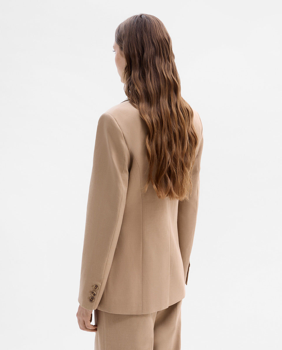 Fitted blazer with seams