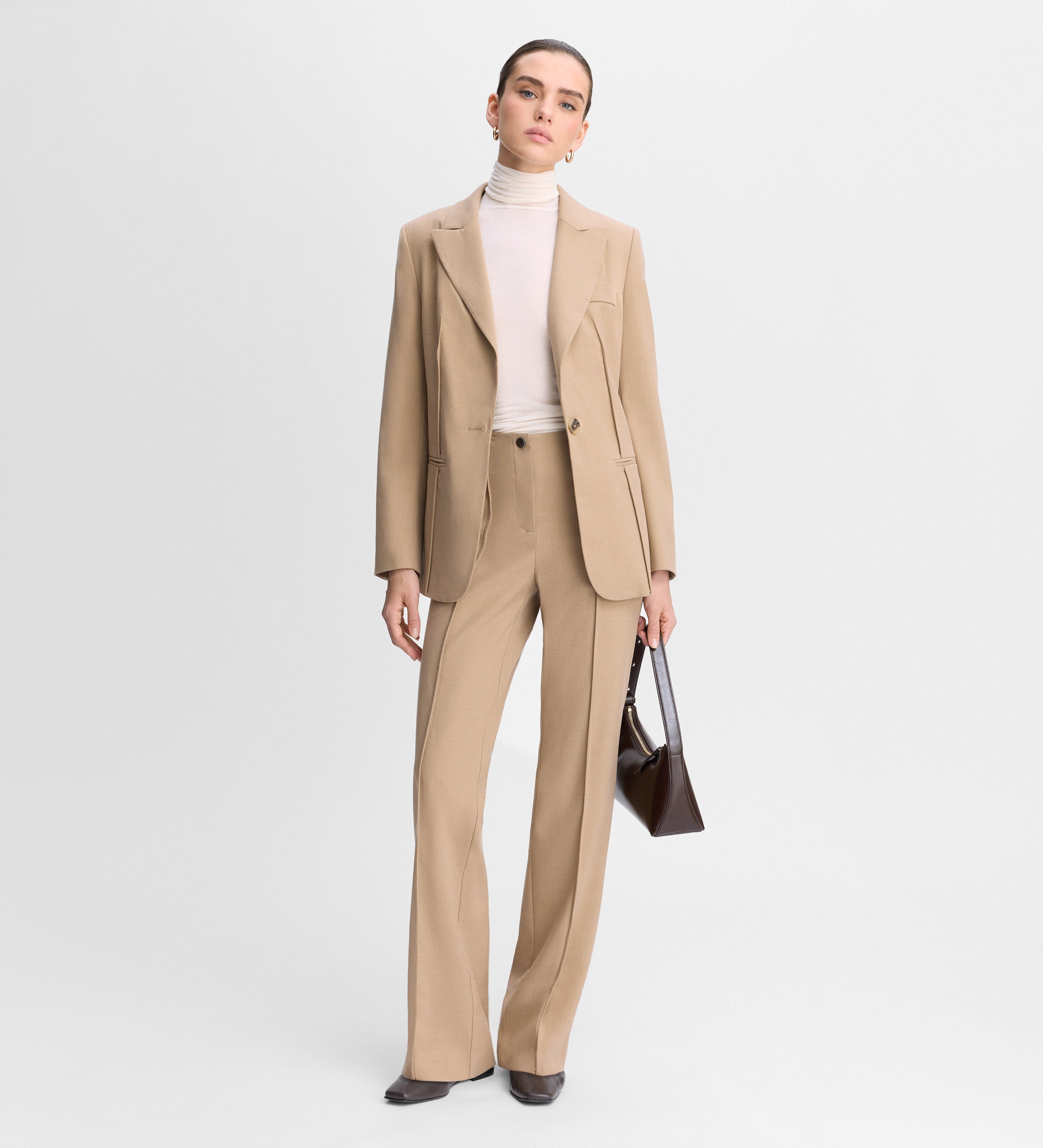 Americana entallada costuras