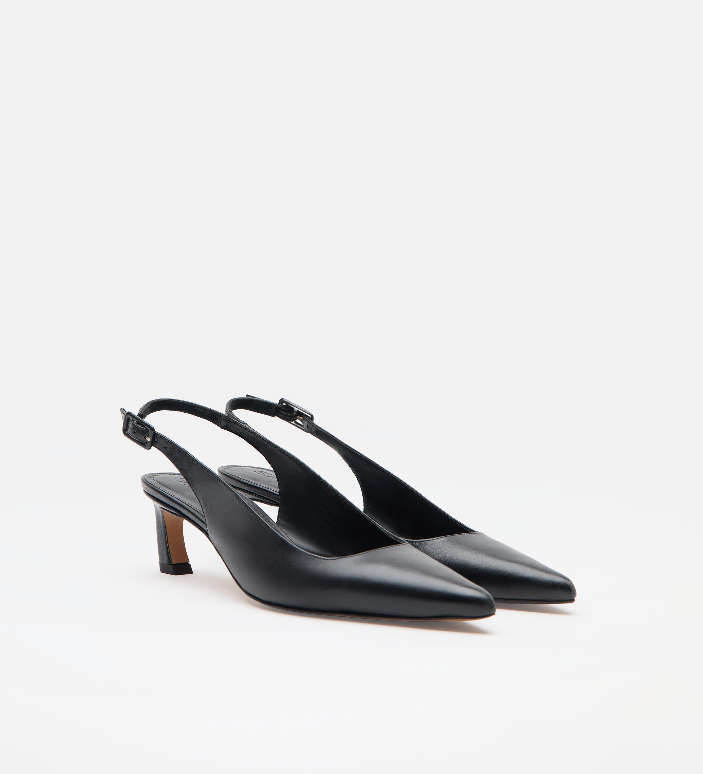 Zapato tacón destalonado