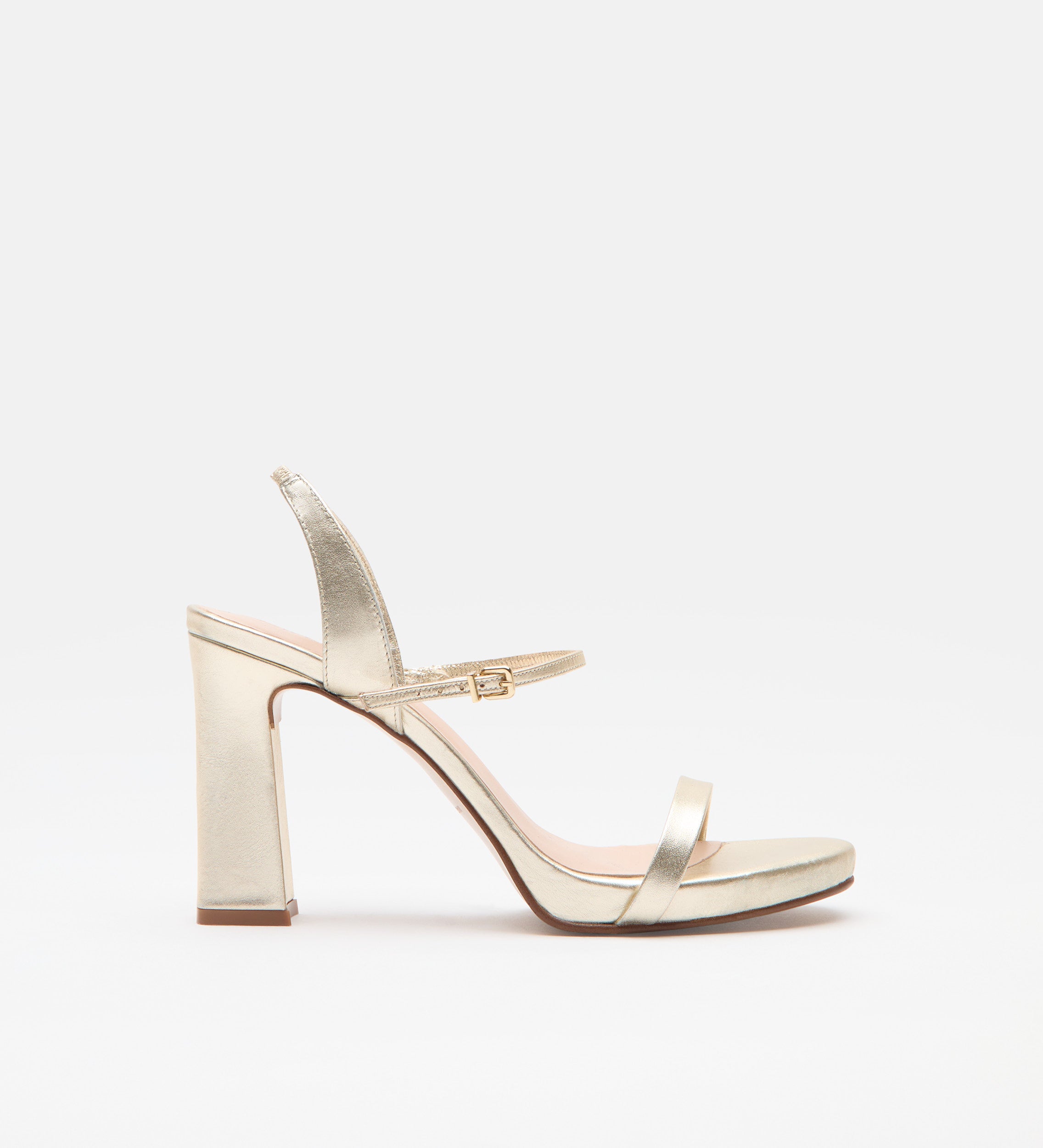 Sandalia de tacón ancho