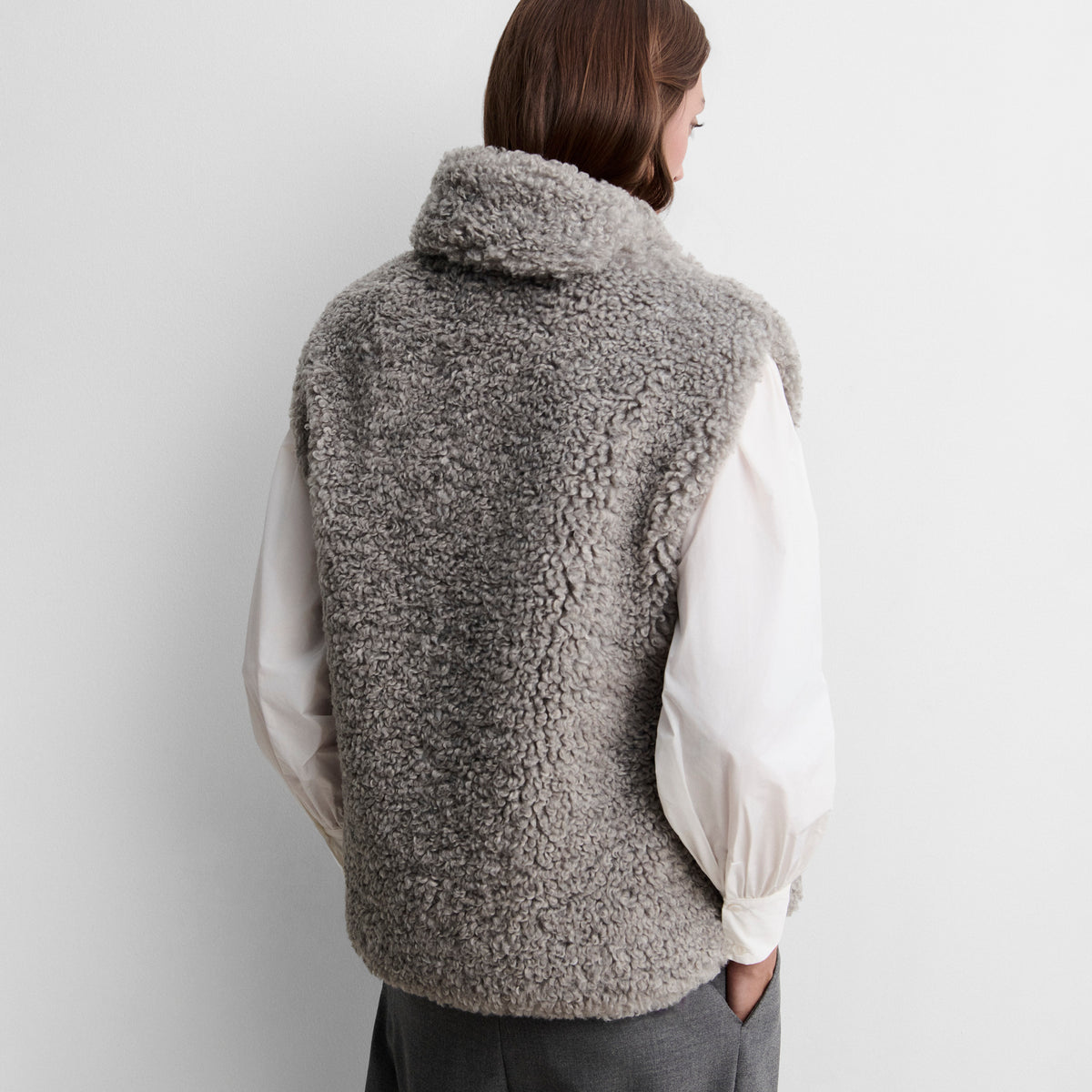 Short fur effect vest