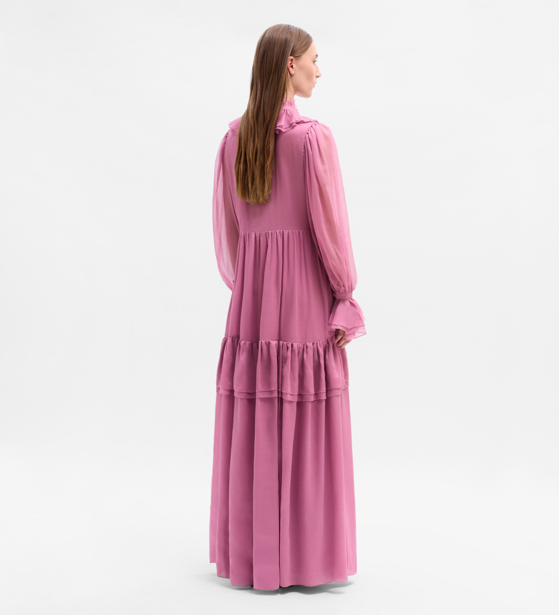Flowing dress with ruffles