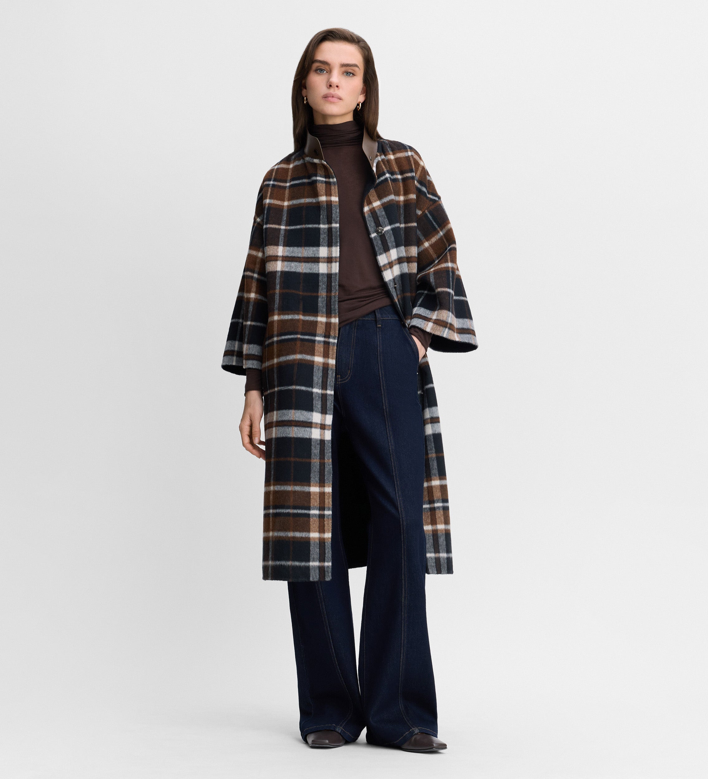 Reversible checkered cape