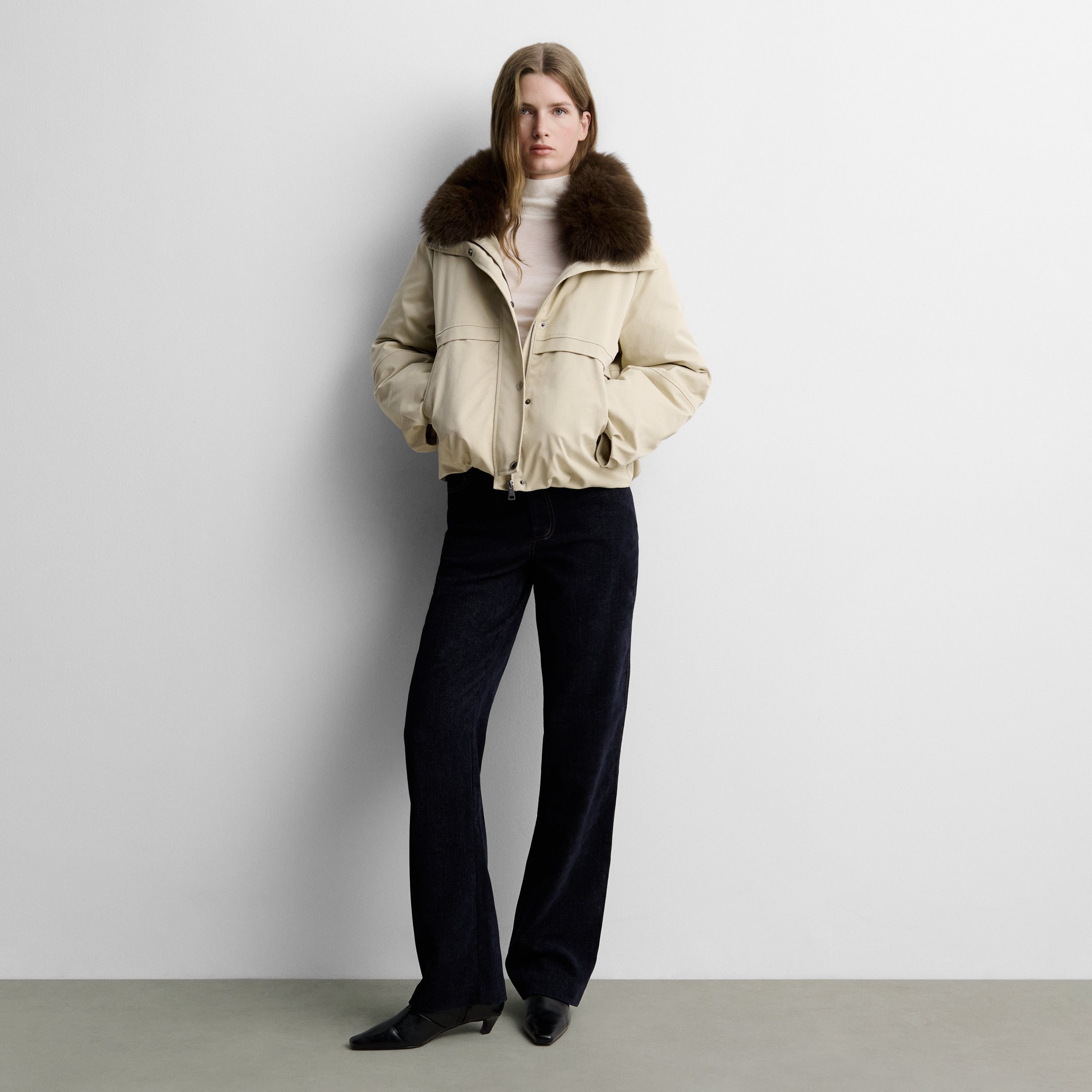 Parka courte à col en fourrure