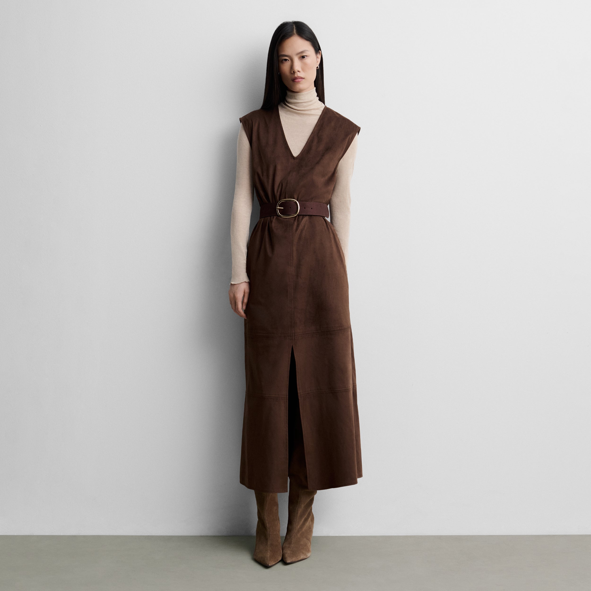 Robe cintrée en suédine