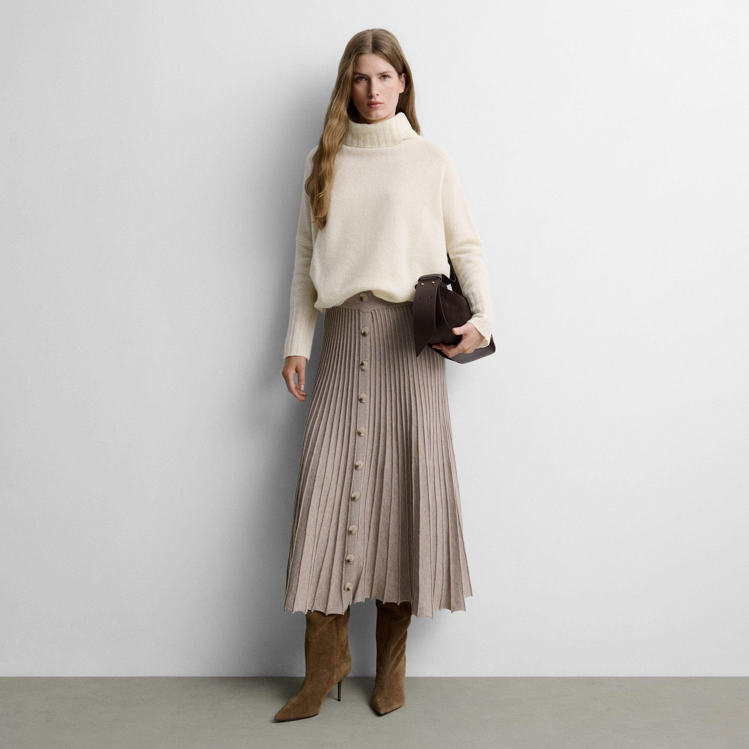 Flared knit skirt