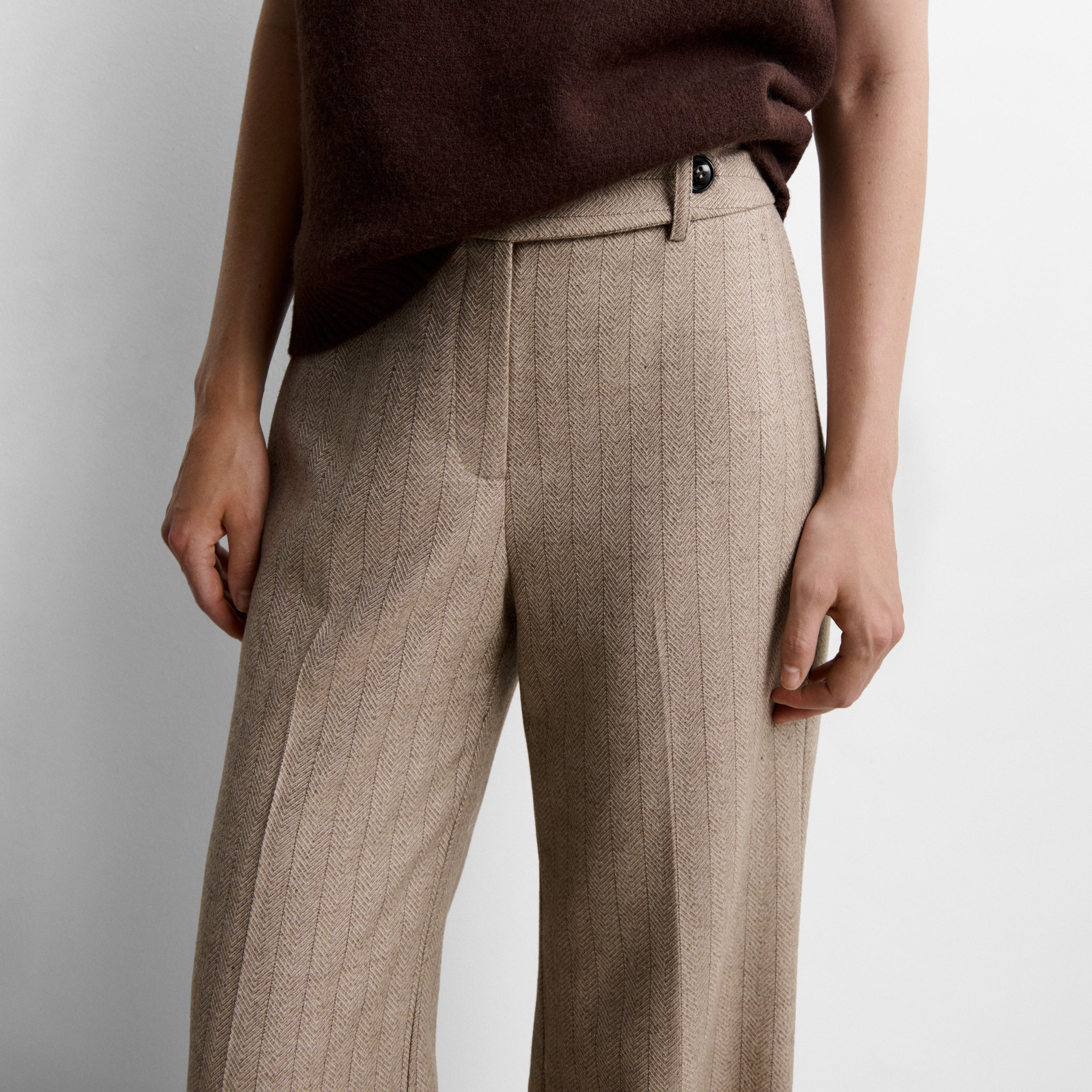 Pantalón espiga acampanado