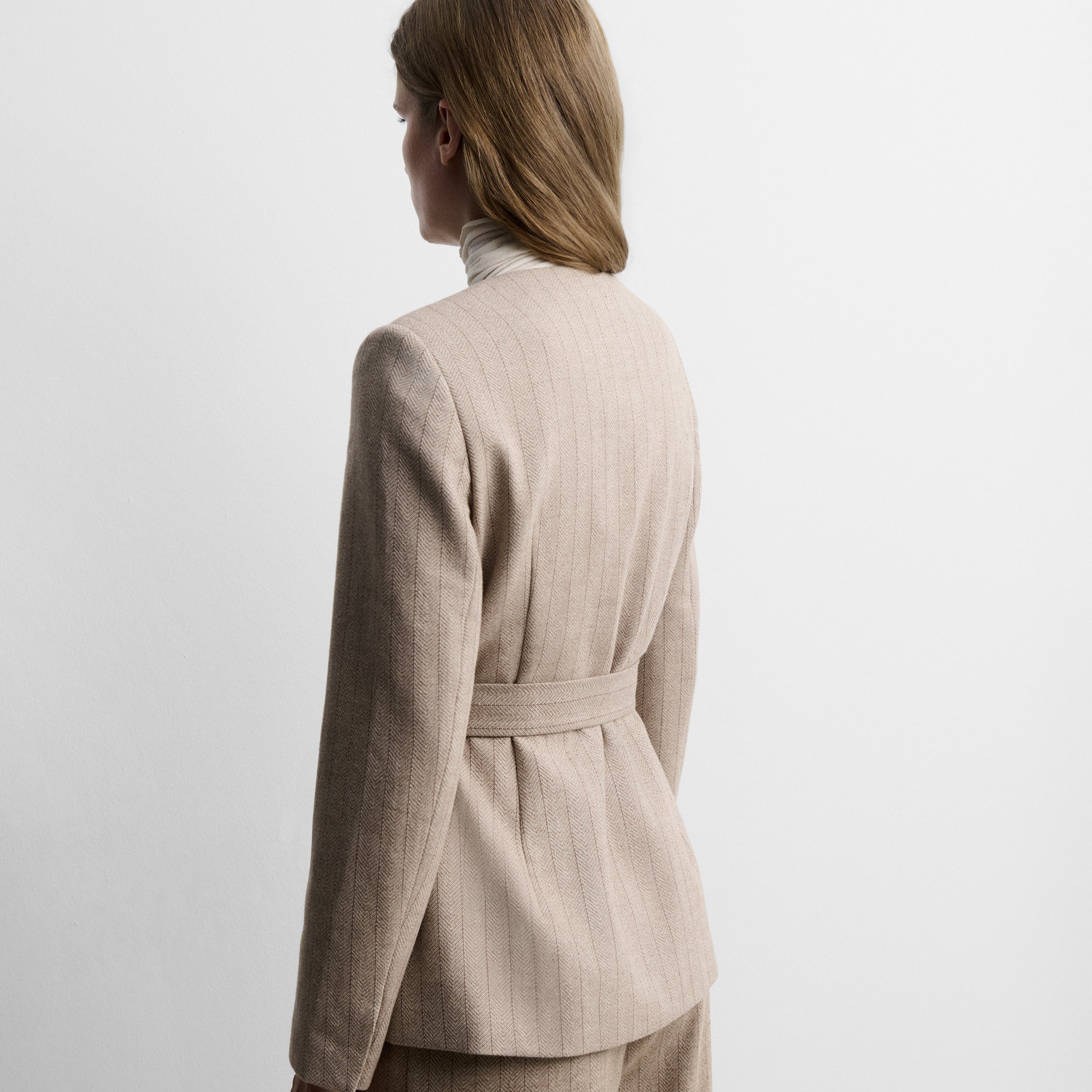 Chaqueta espiga cinturón