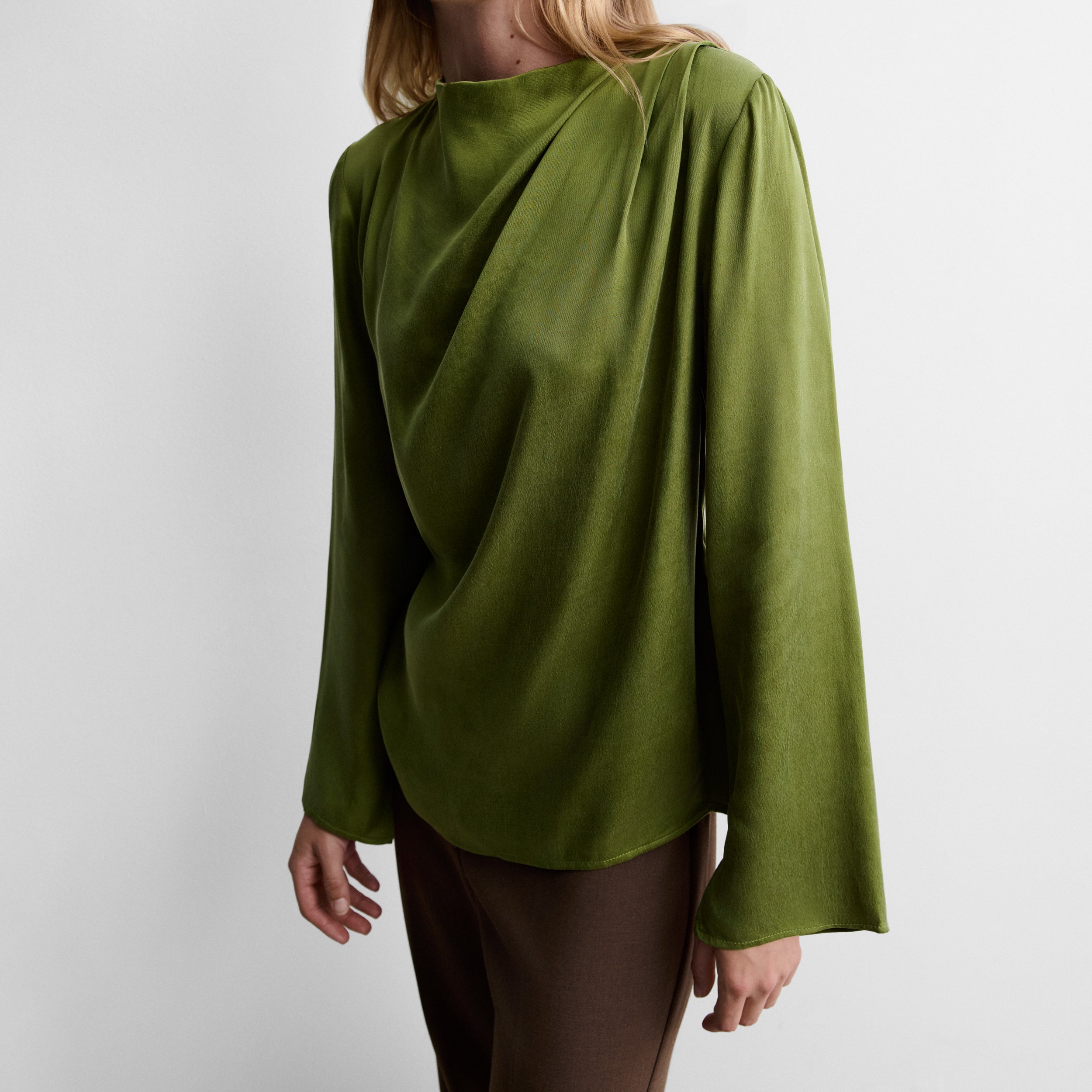 Blusa fluida satinada