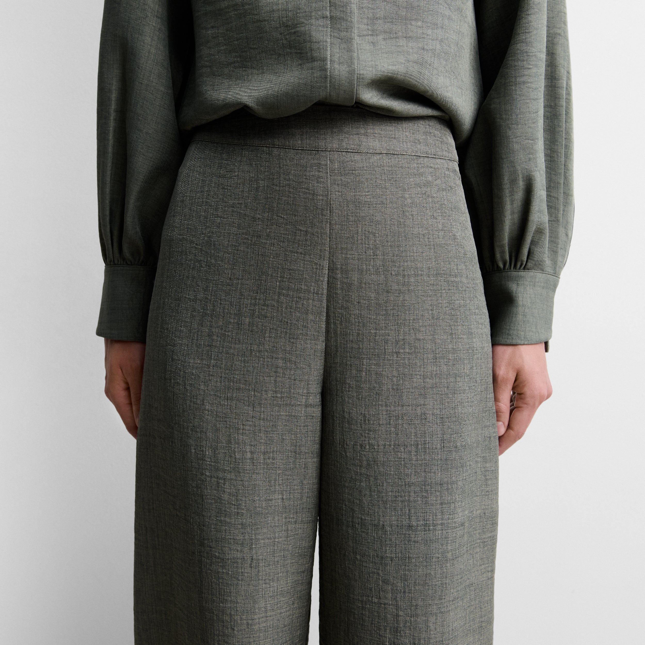 Pantalón ancho fluido