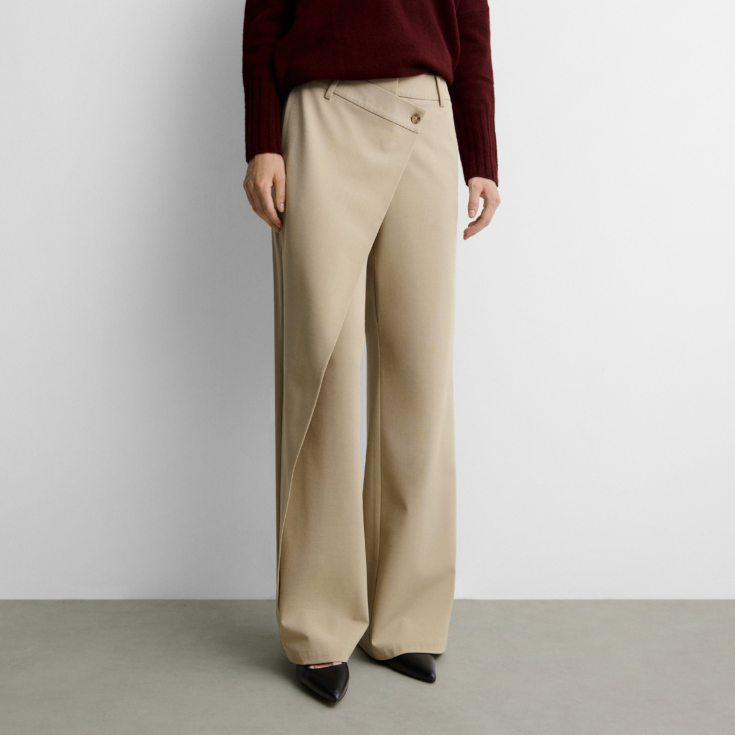 Pantalón recto efecto cruzado