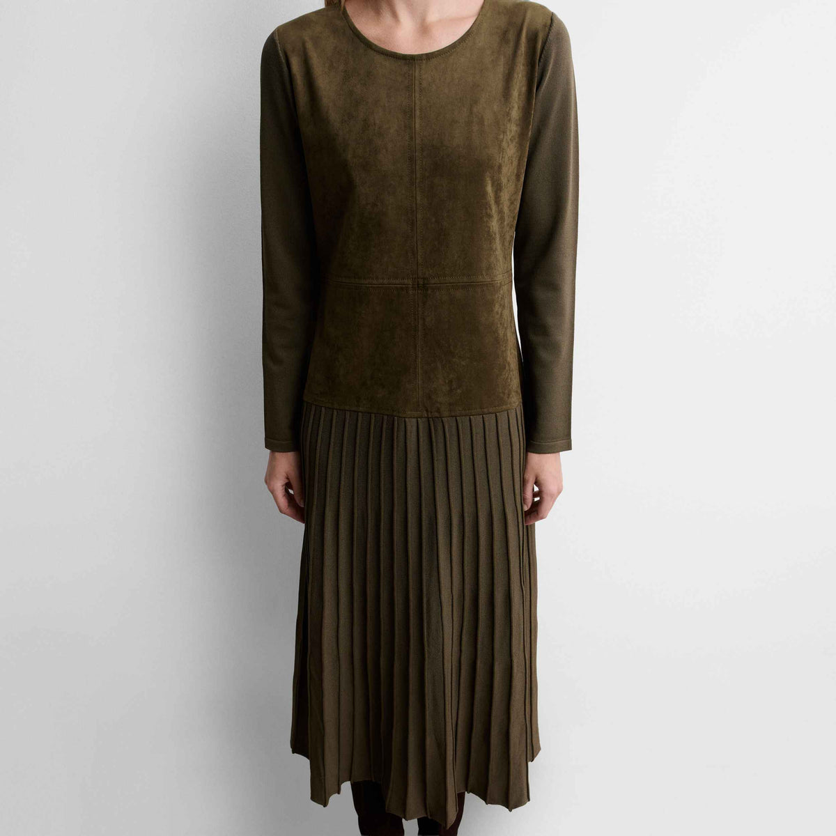 Vestido bimateria plisado