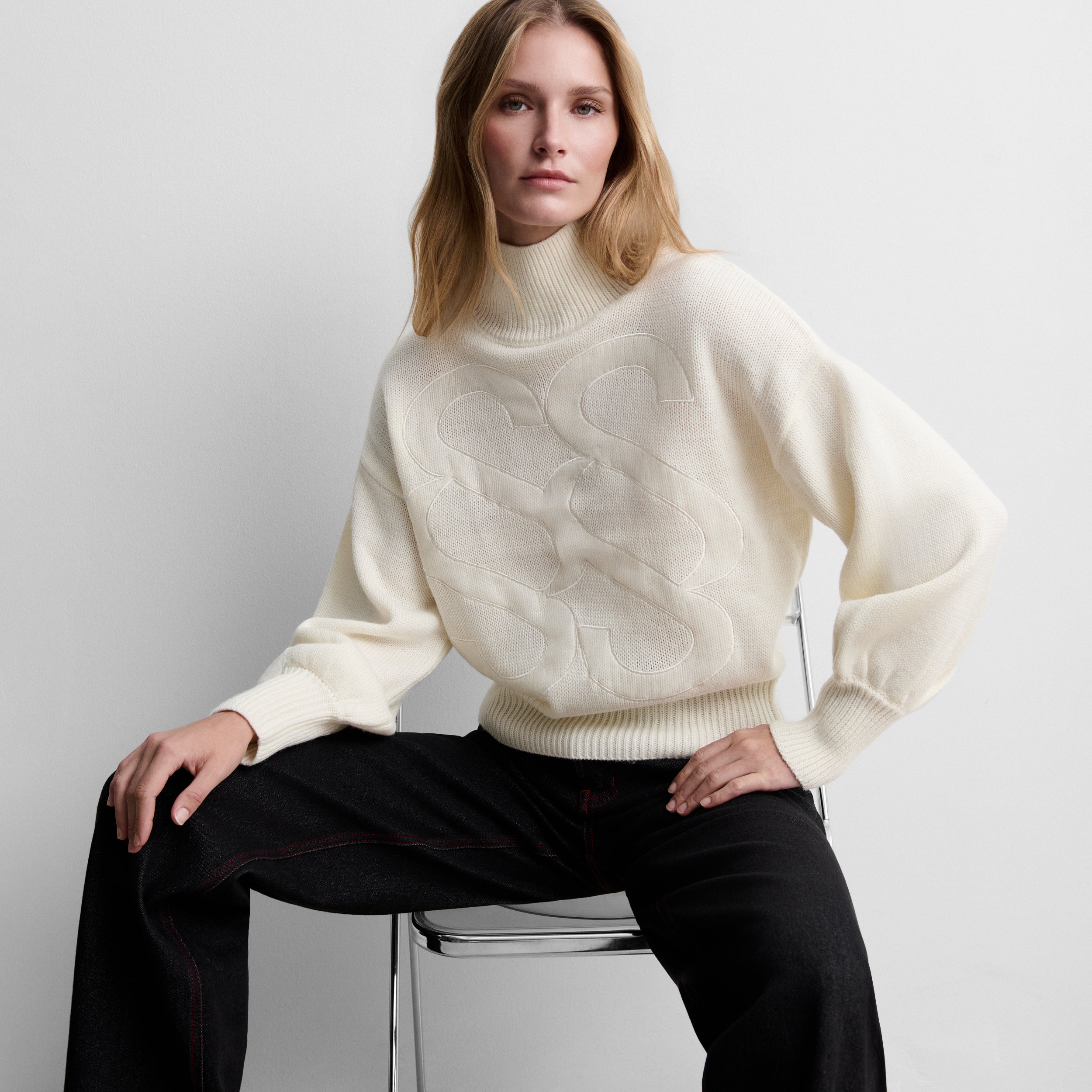Knit sweater with logo