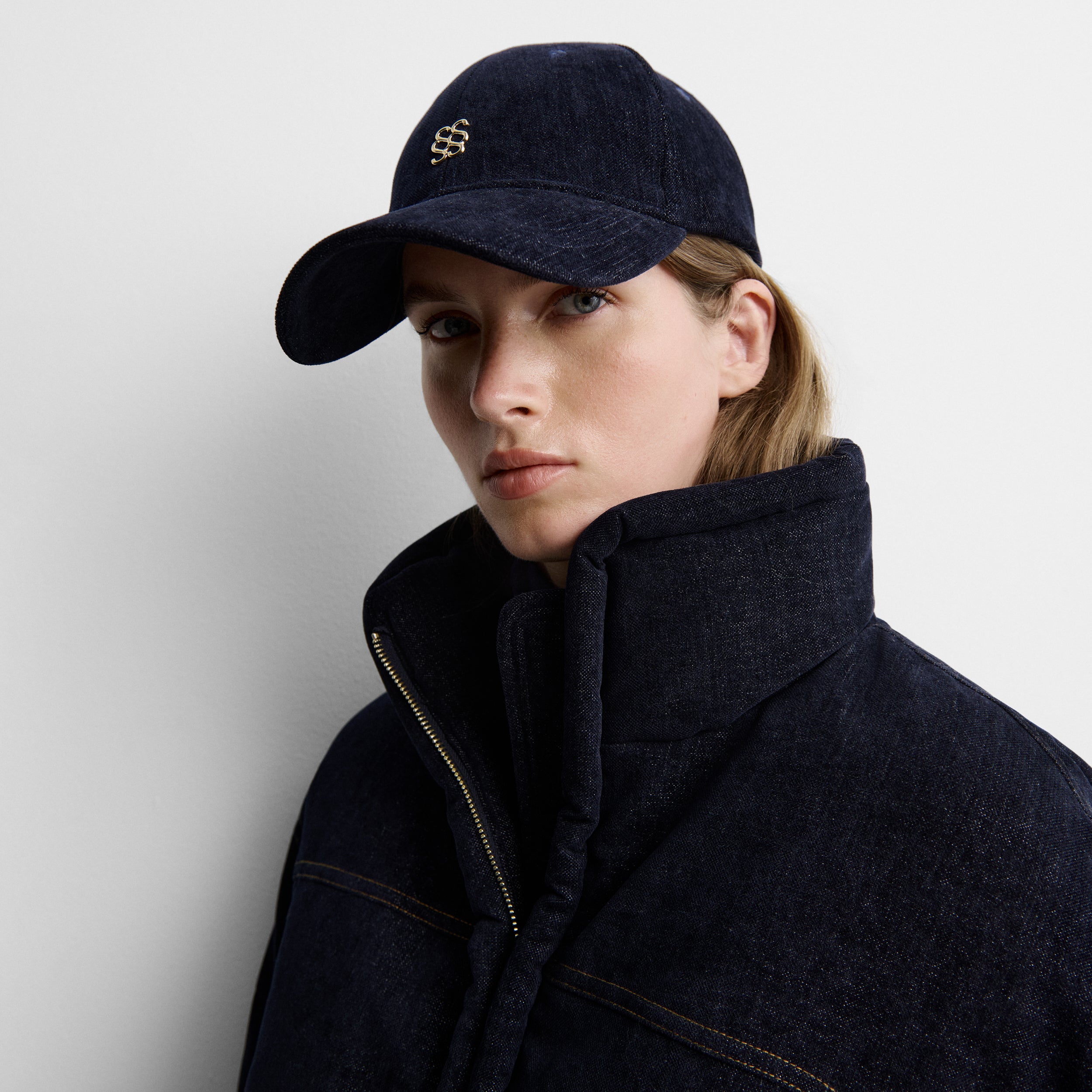 Denim-effect velvet cap