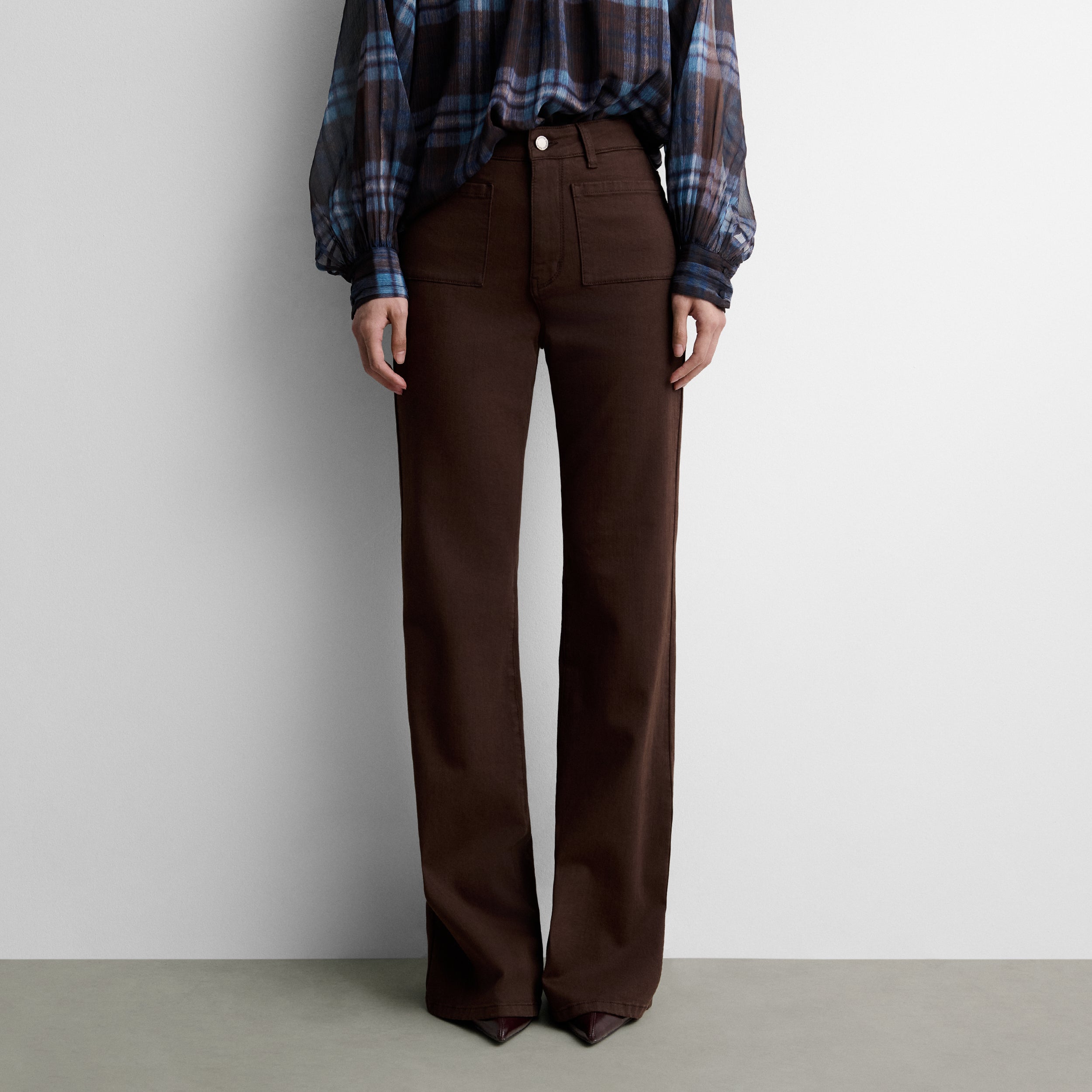 Pantalón bolsillos parche