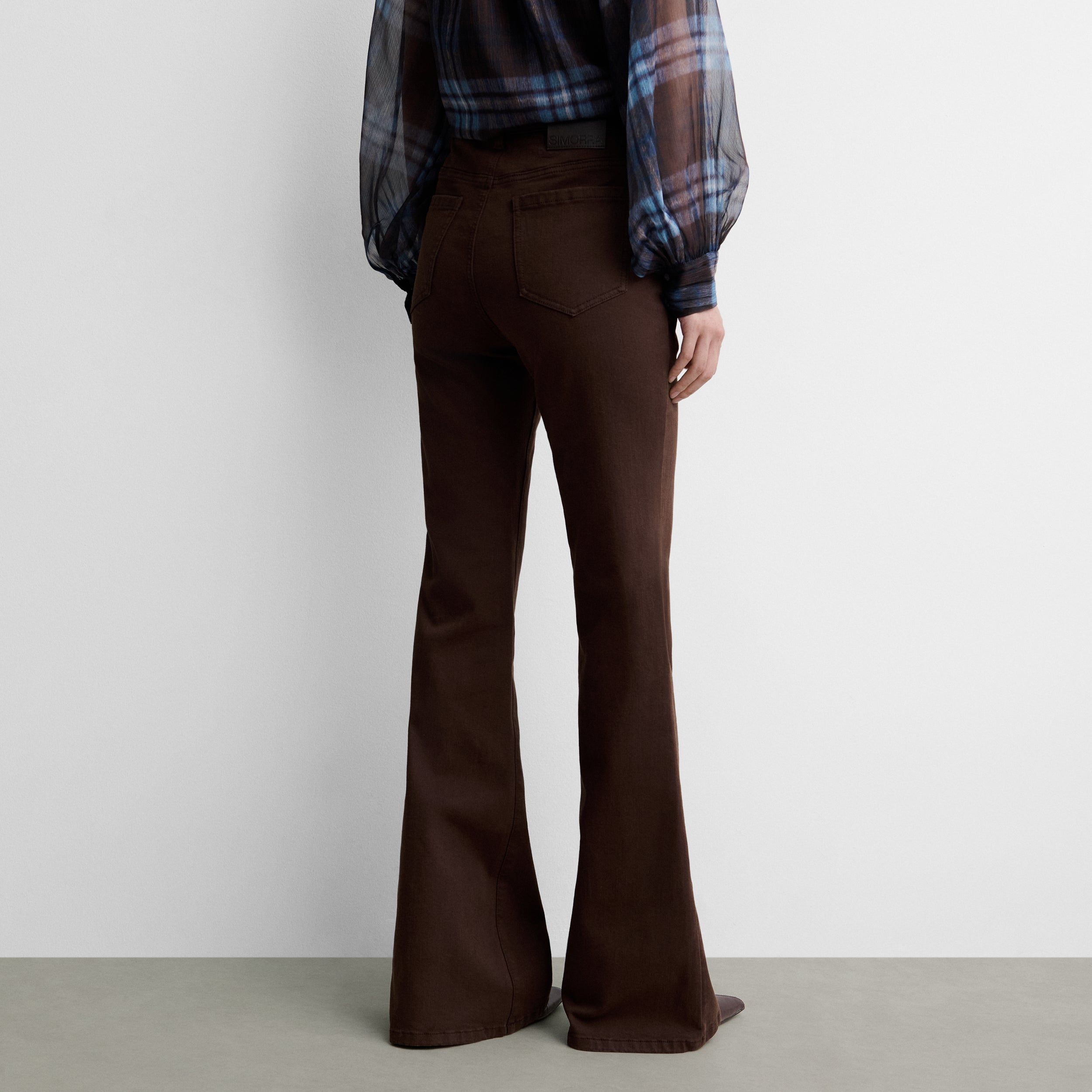 Pantalón bolsillos parche