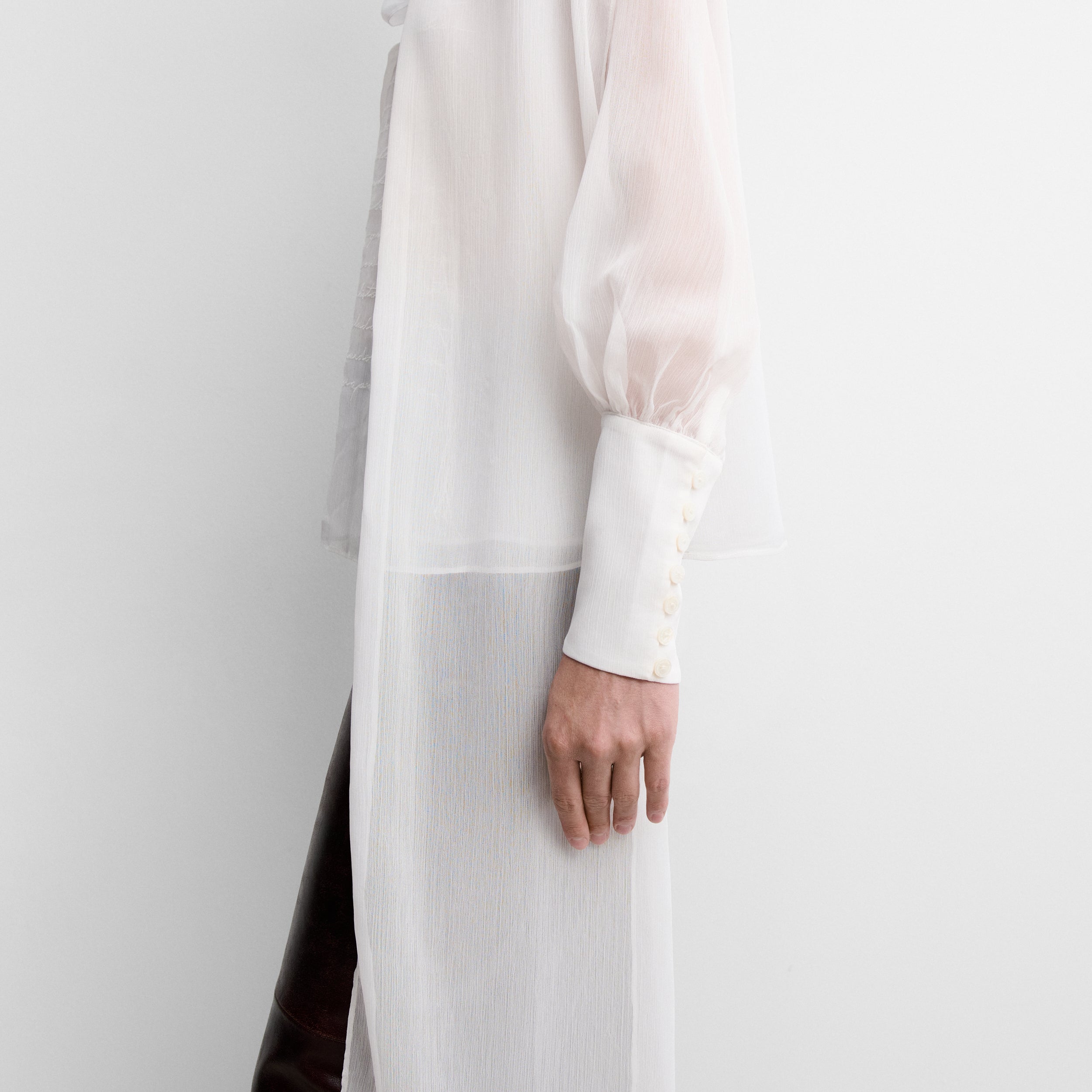 Blouse brodée à mouchoir