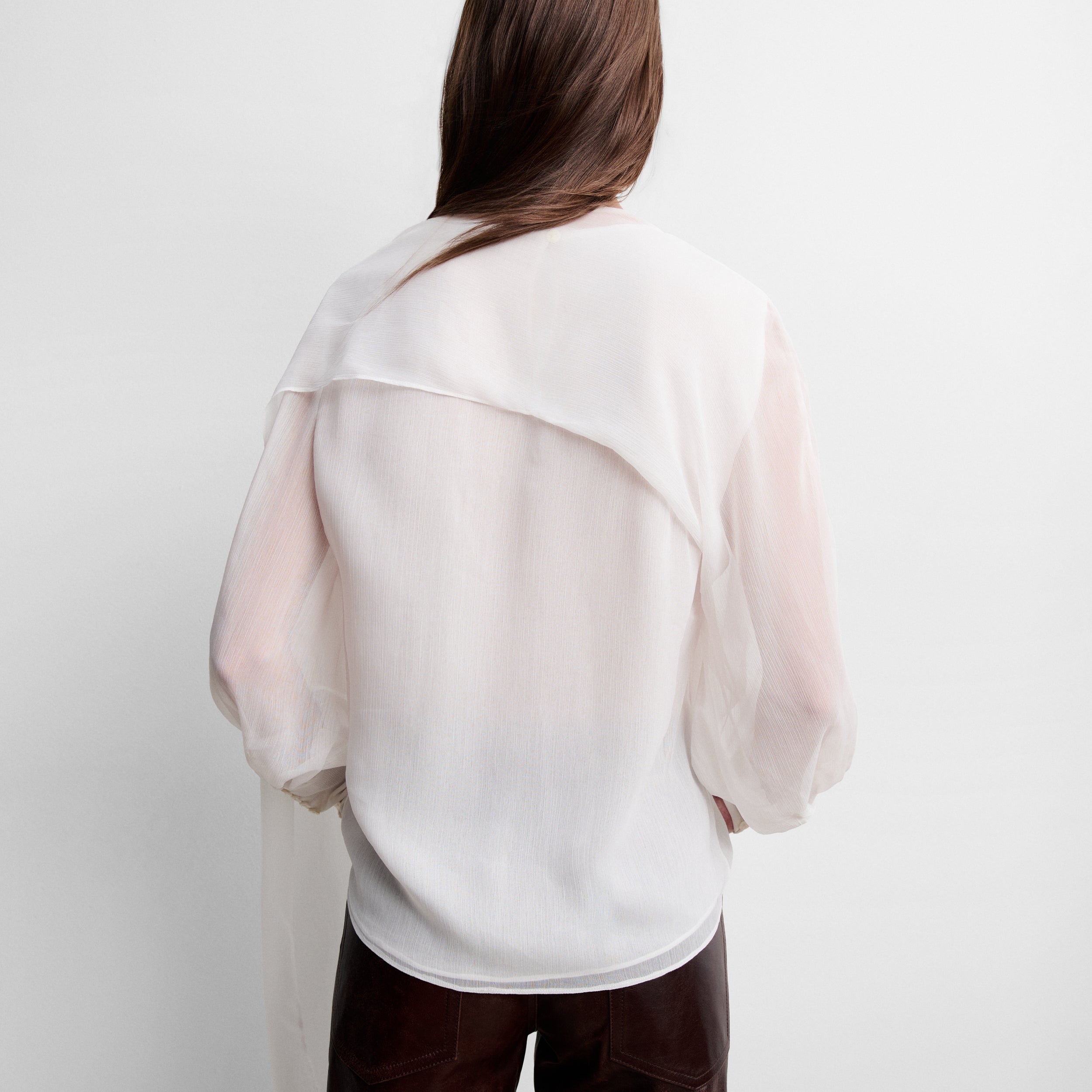 Blouse brodée à mouchoir