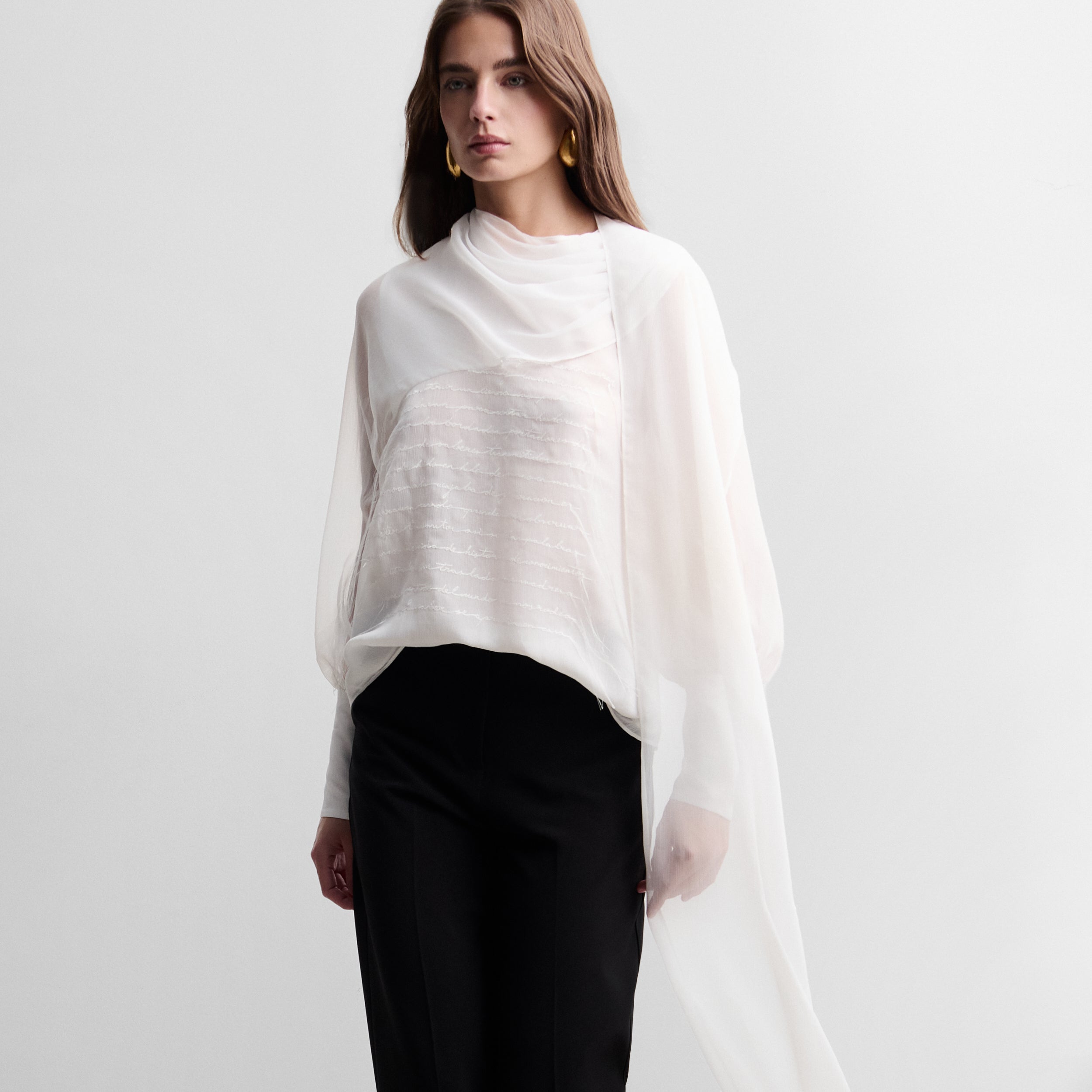 Blouse brodée à mouchoir