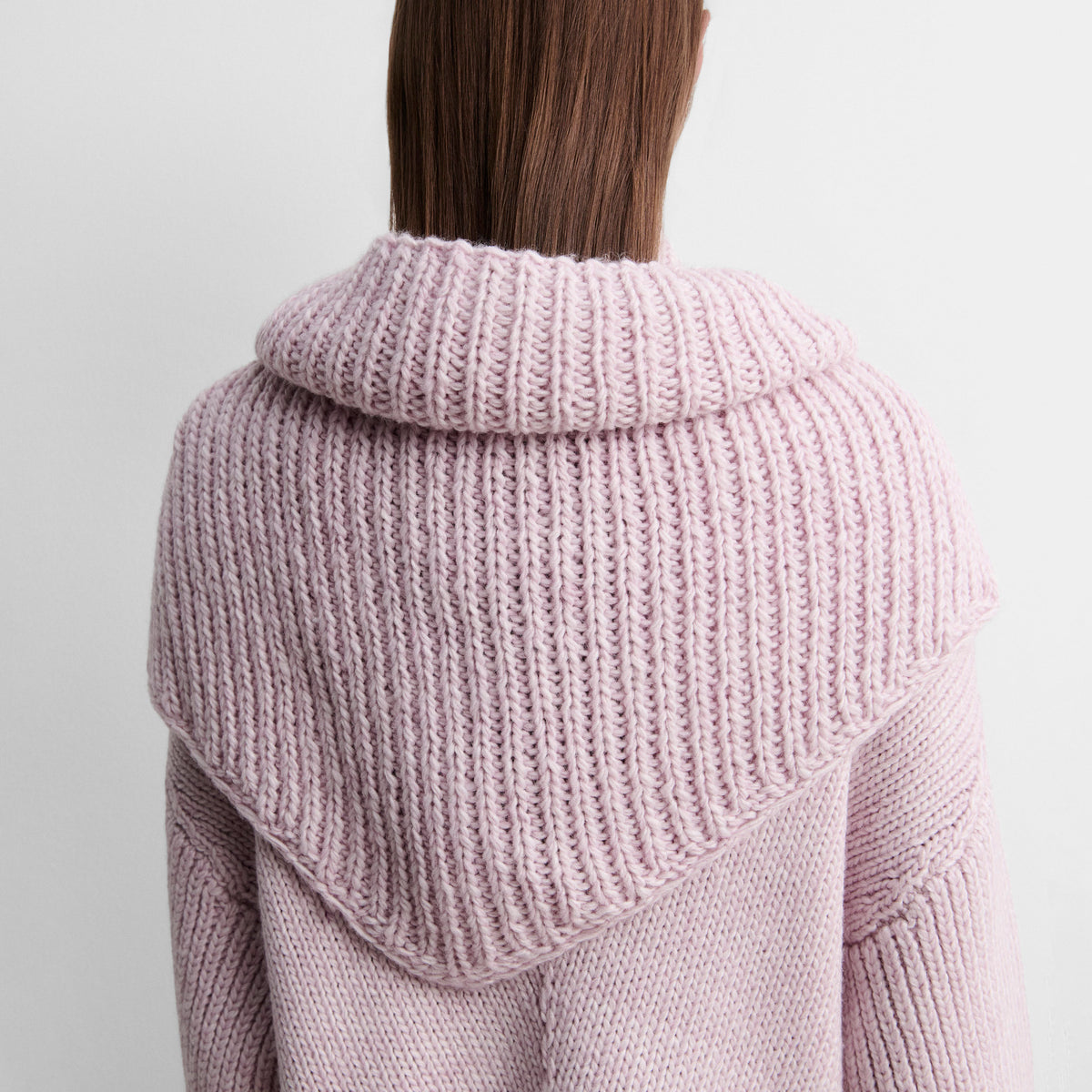 Triangular knit scarf