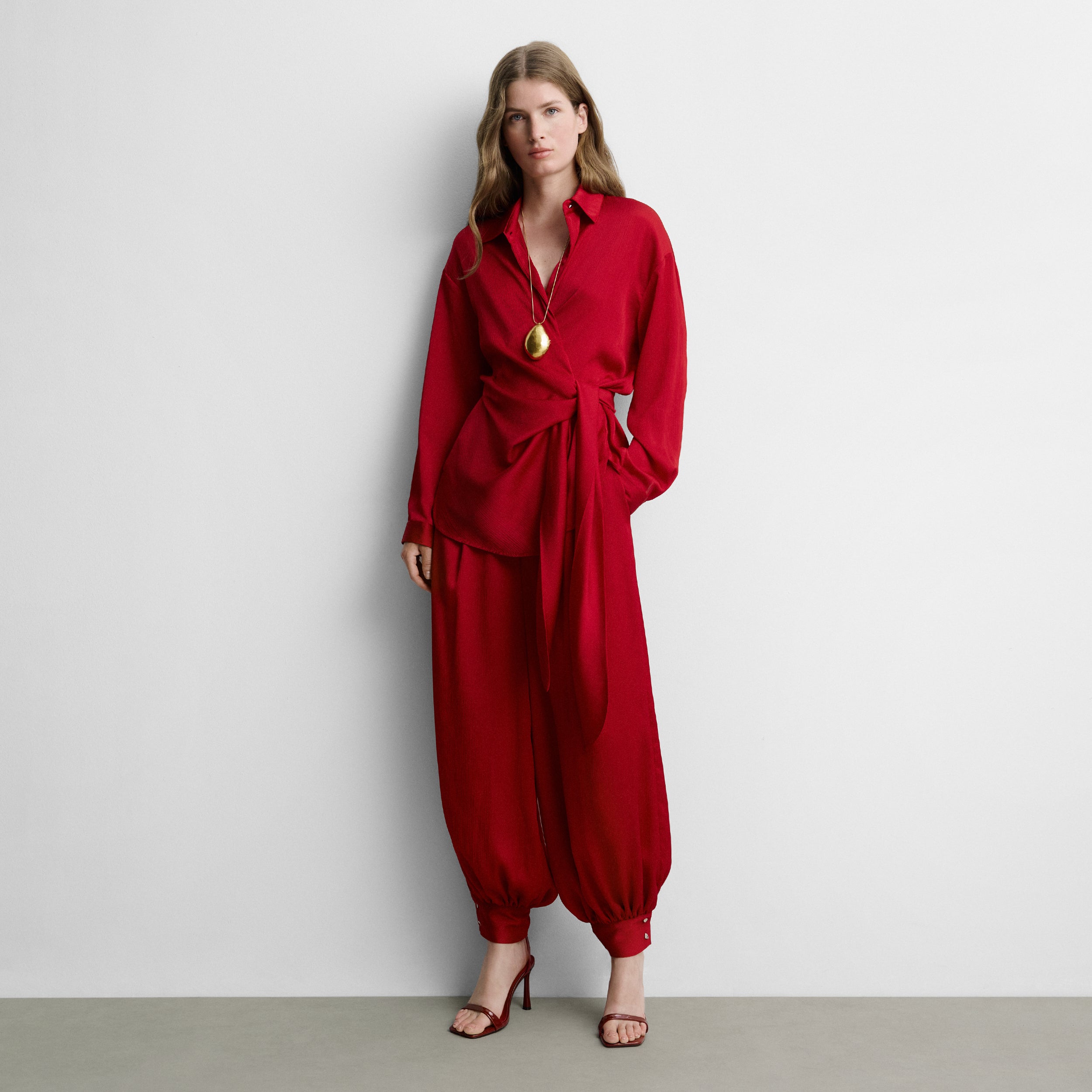 Fluid blouse with bow